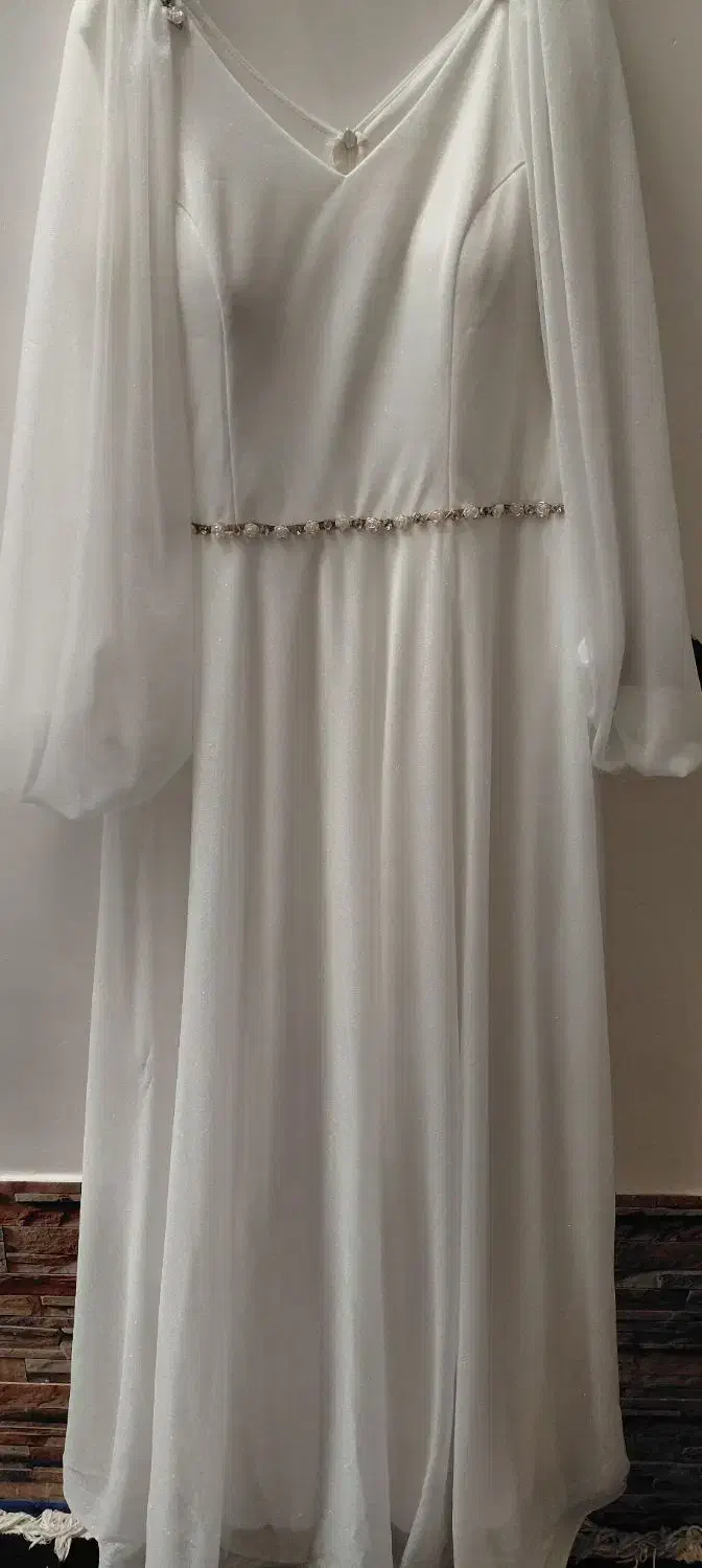 لباس مجلسی سفید|لباس|شیراز, قلعه نو|دیوار