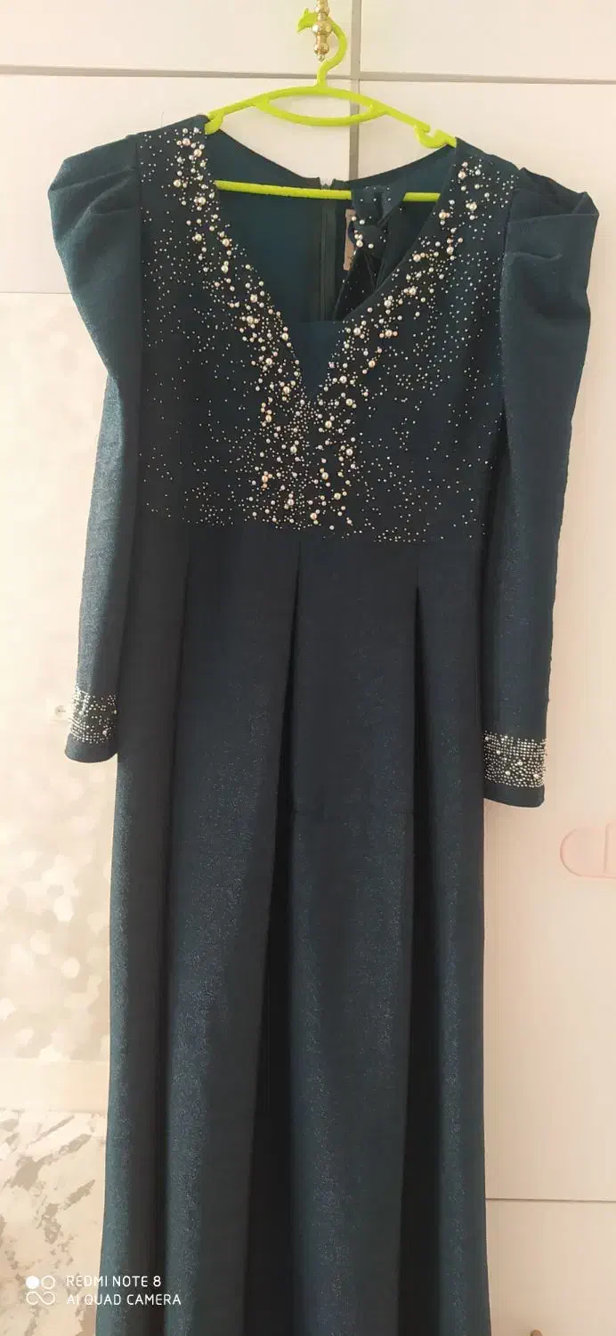 لباس مجلسی|لباس|رباطکریم, رباطکریم|دیوار