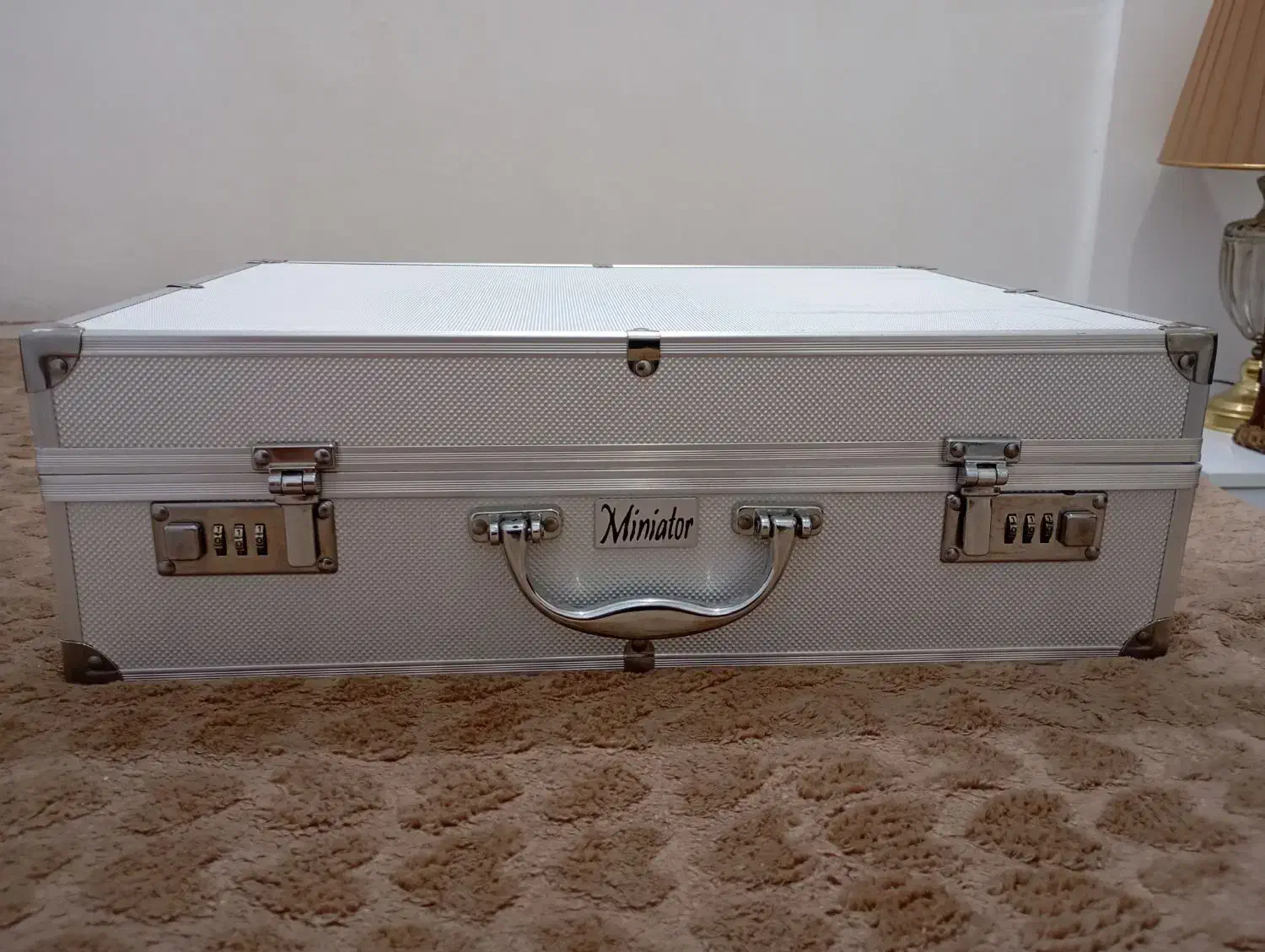 چمدون قاشق و چنگال|ظروف سرو و پذیرایی|مشهد, کشف|دیوار