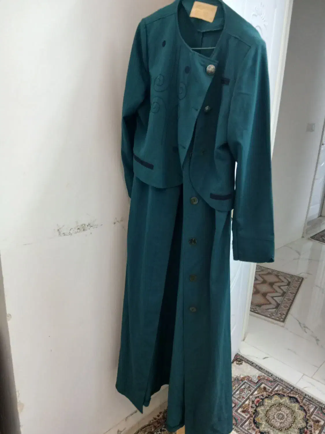 مانتو|لباس|مشهد, چهارچشمه|دیوار