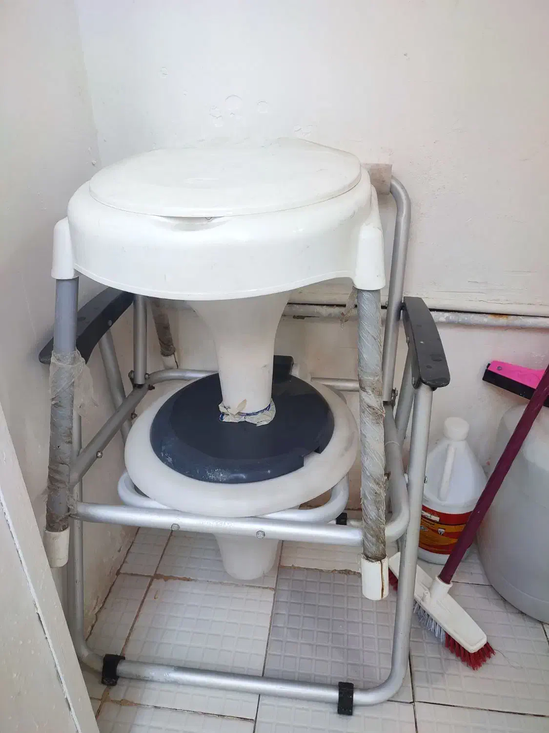 تولت فرنگی و چهار پایه|لوازم سرویس بهداشتی|قم, انسجام|دیوار