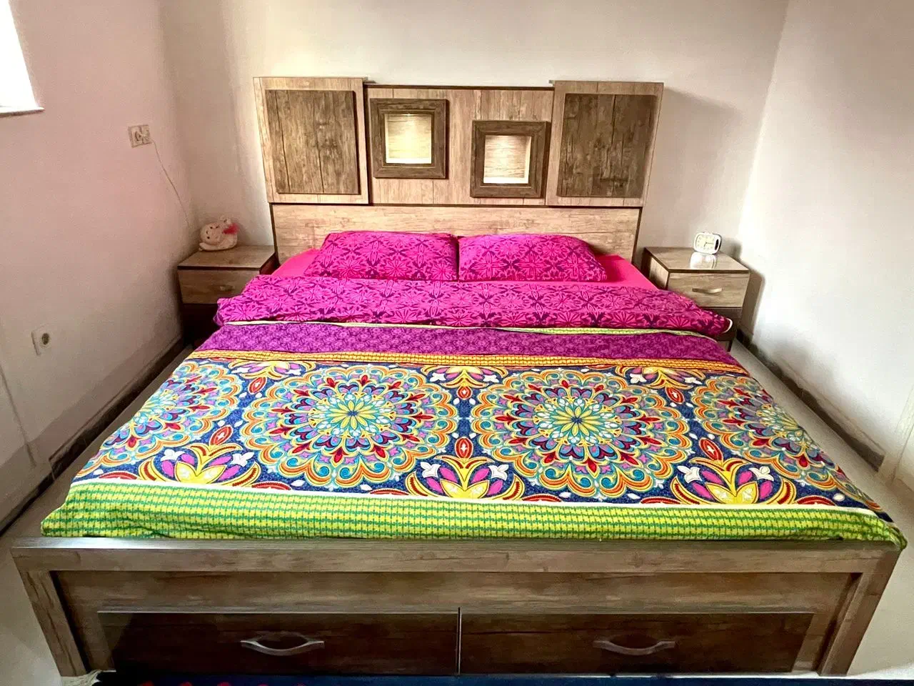 تخت خواب به همراه یک جفت پاتختی|تخت و سرویس خواب|گرگان, |دیوار