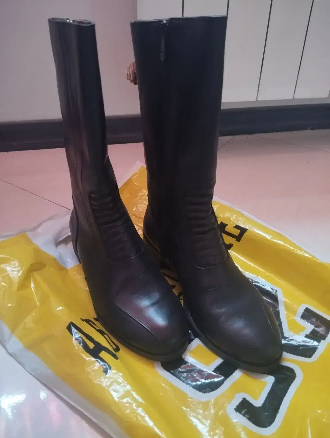 بوت چرم ساق بلند|کیف، کفش، کمربند|تهران, جوادیه تهرانپارس|دیوار