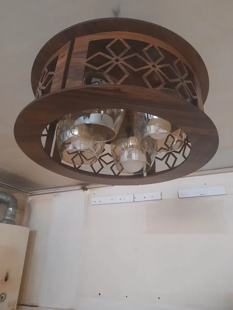 لوستر سالم نو  ع لامپ تمیز|لوستر و چراغ آویز|کرج, خرمدشت|دیوار