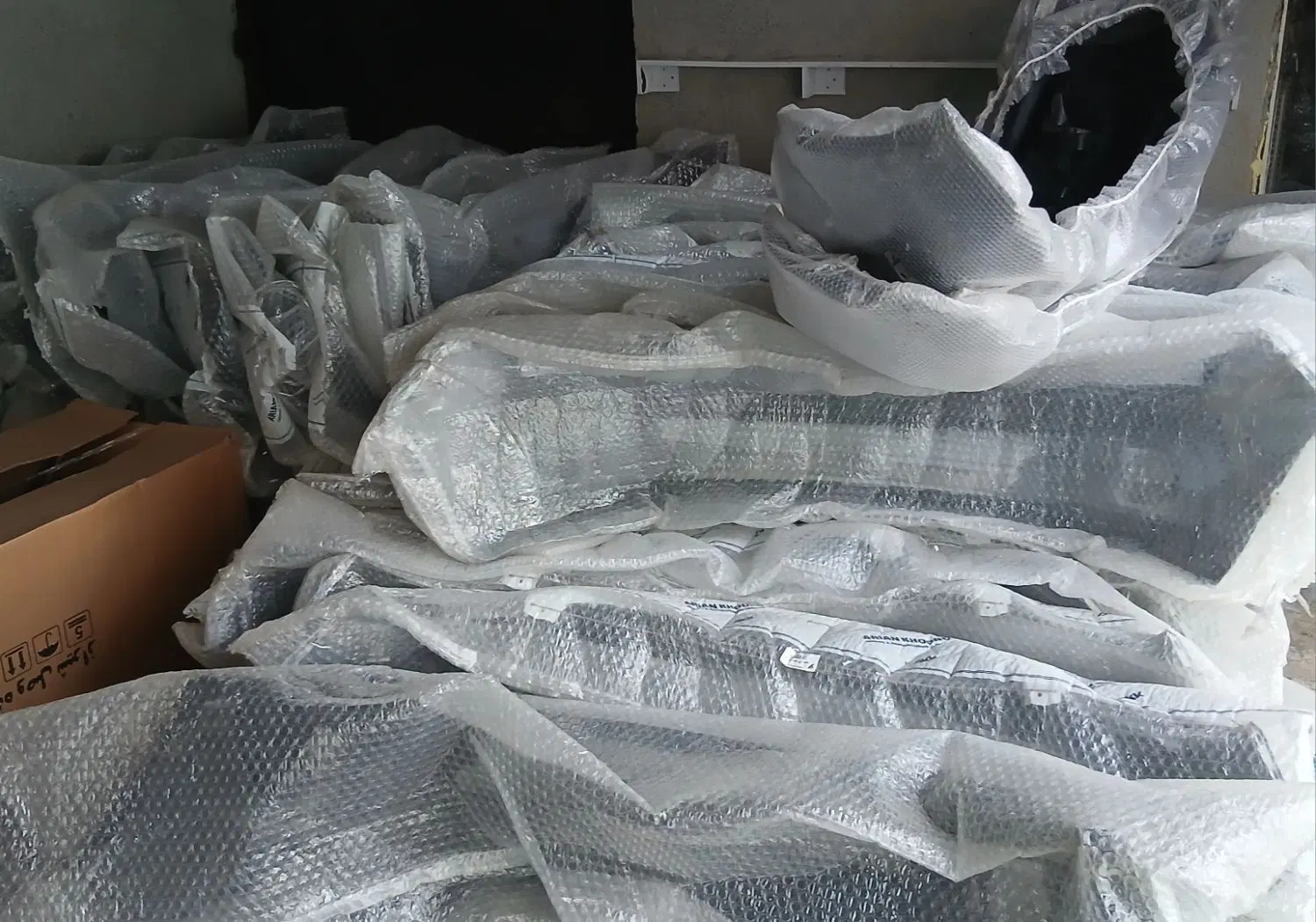 لوازم یدکی جک جی۴ j4 و j5 سپر دیاق آینه چراغ شلگیر|قطعات یدکی و لوازم جانبی|تهران, توحید|دیوار