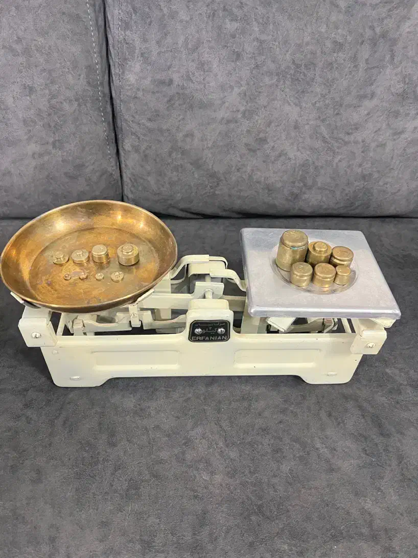 ترازو قدیمی|کلکسیون اشیاء عتیقه|تهران, چوب تراش|دیوار