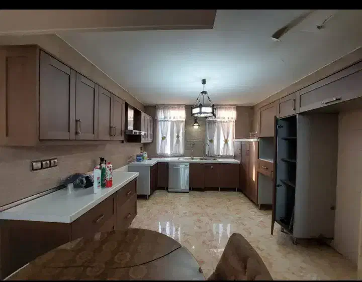 ۲۰۰ متر ، ۳ خواب ، تک واحدی فول ، نور و نقشه