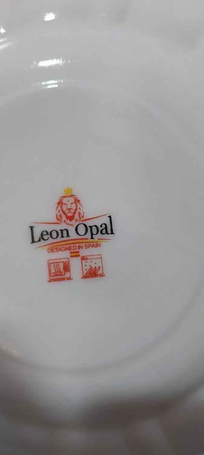 سرویس ۳۰ نفره آرکوپال سالم بدون خط و خش|ظروف سرو و پذیرایی|شاهینشهر, نظامی|دیوار