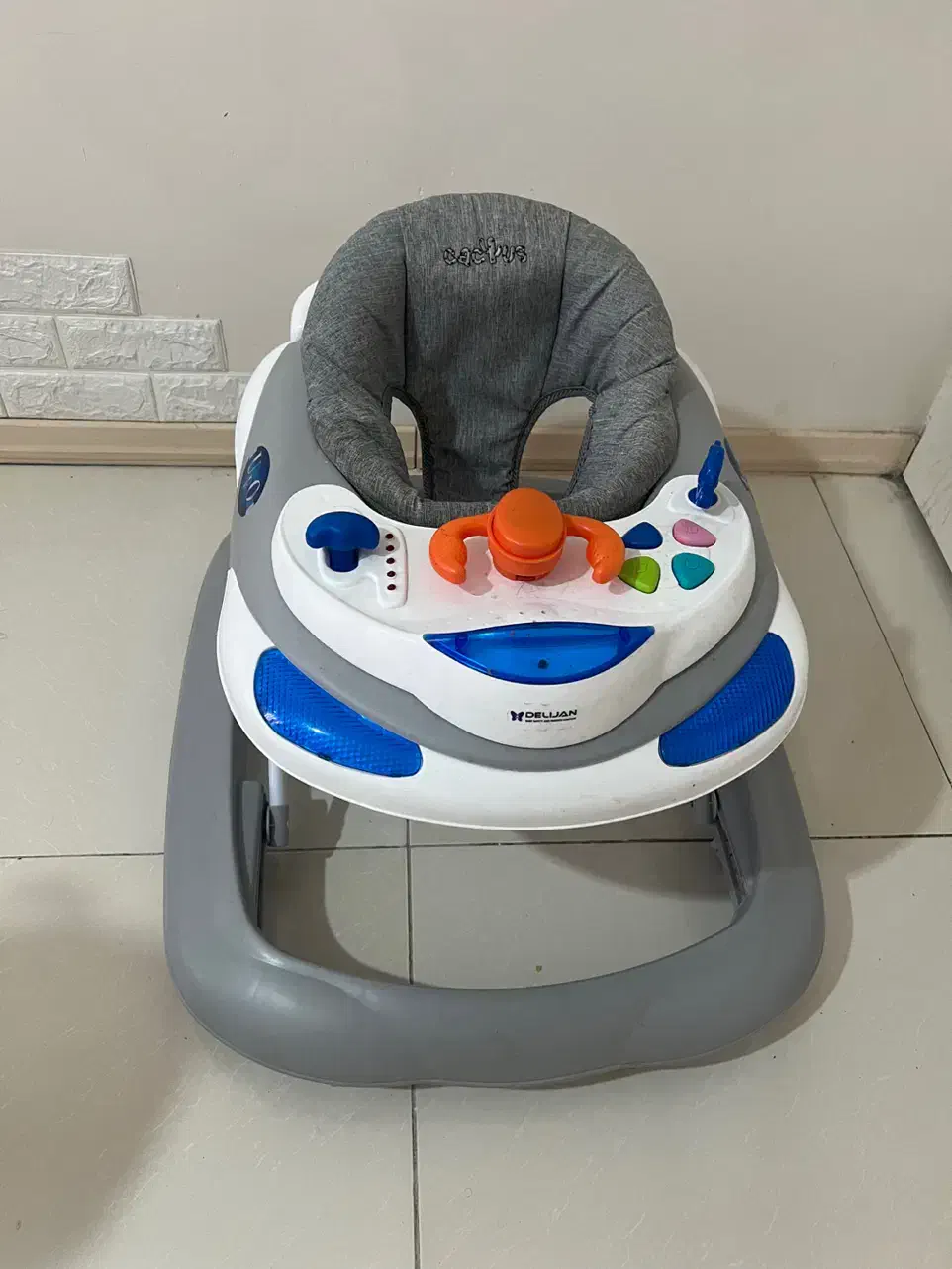 کریر و روروک|اسباب و اثاث بچه|رودهن, |دیوار