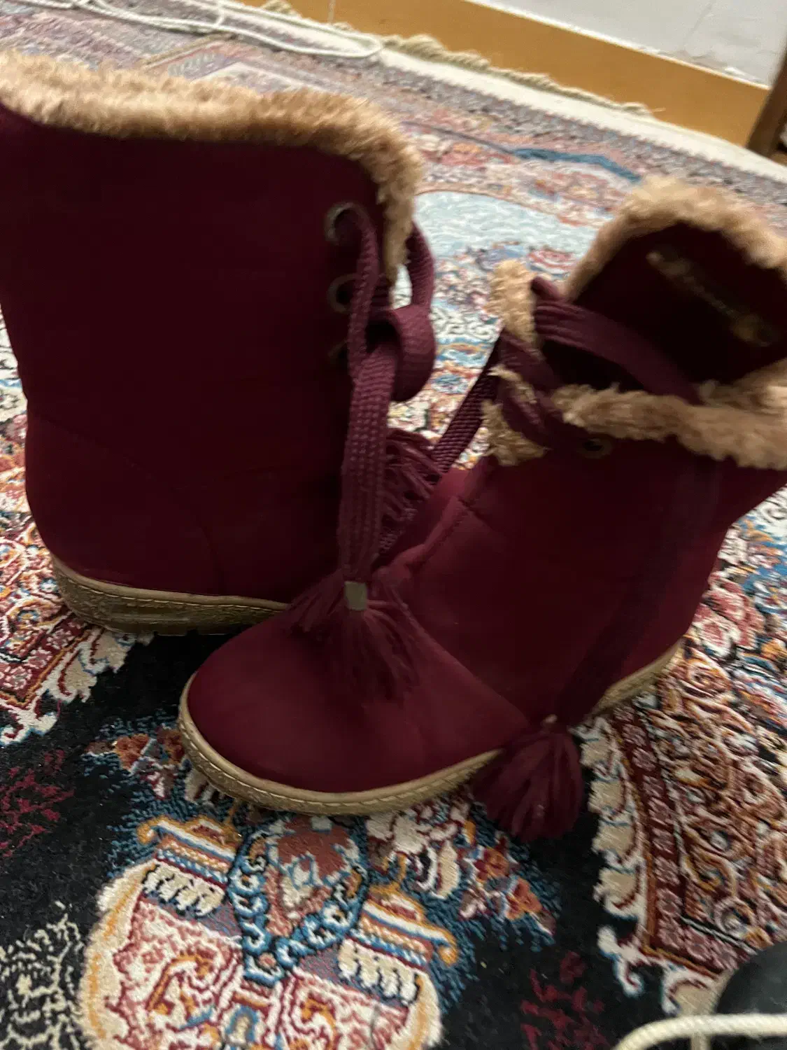 پوتین|کیف، کفش، کمربند|لنگرود, |دیوار