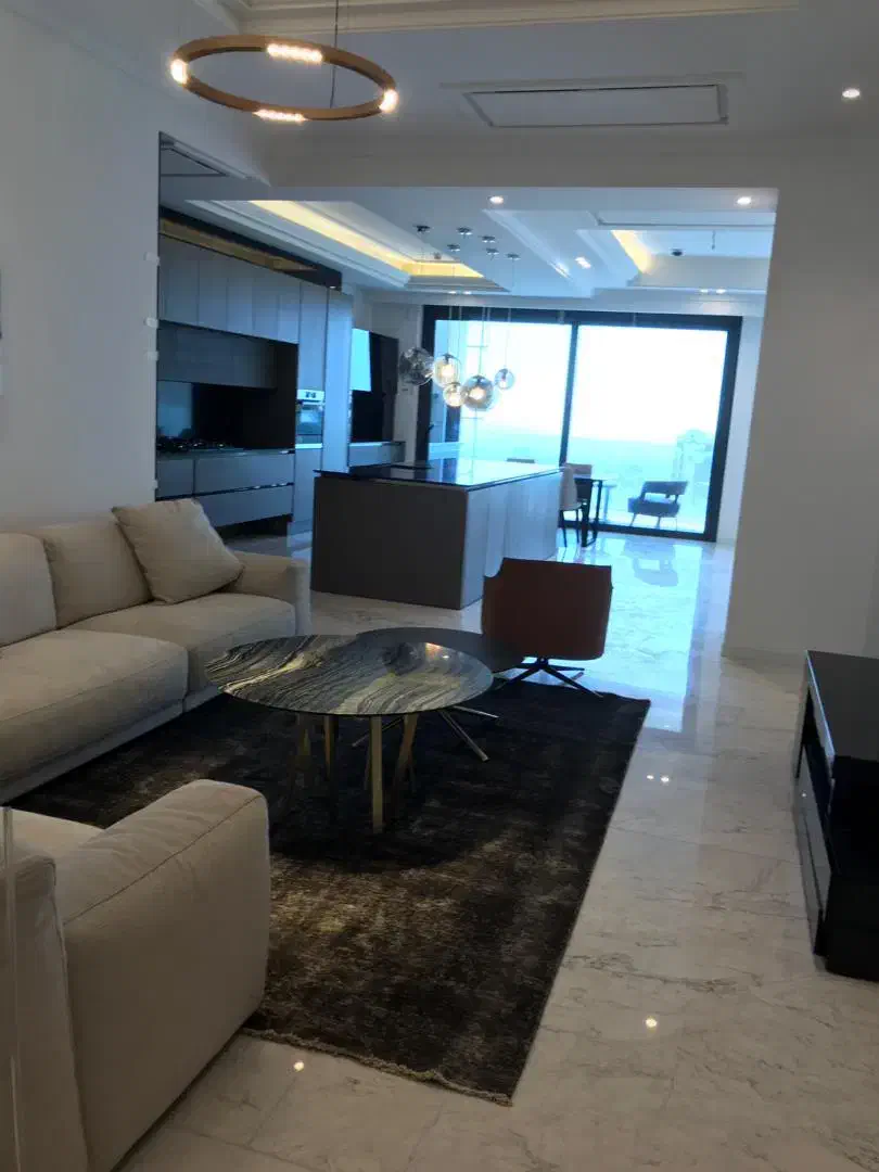 ۲۶۵مترفرمانیه(تراس گاردن+مشاعات هتلی)۴پارکینگ باکس