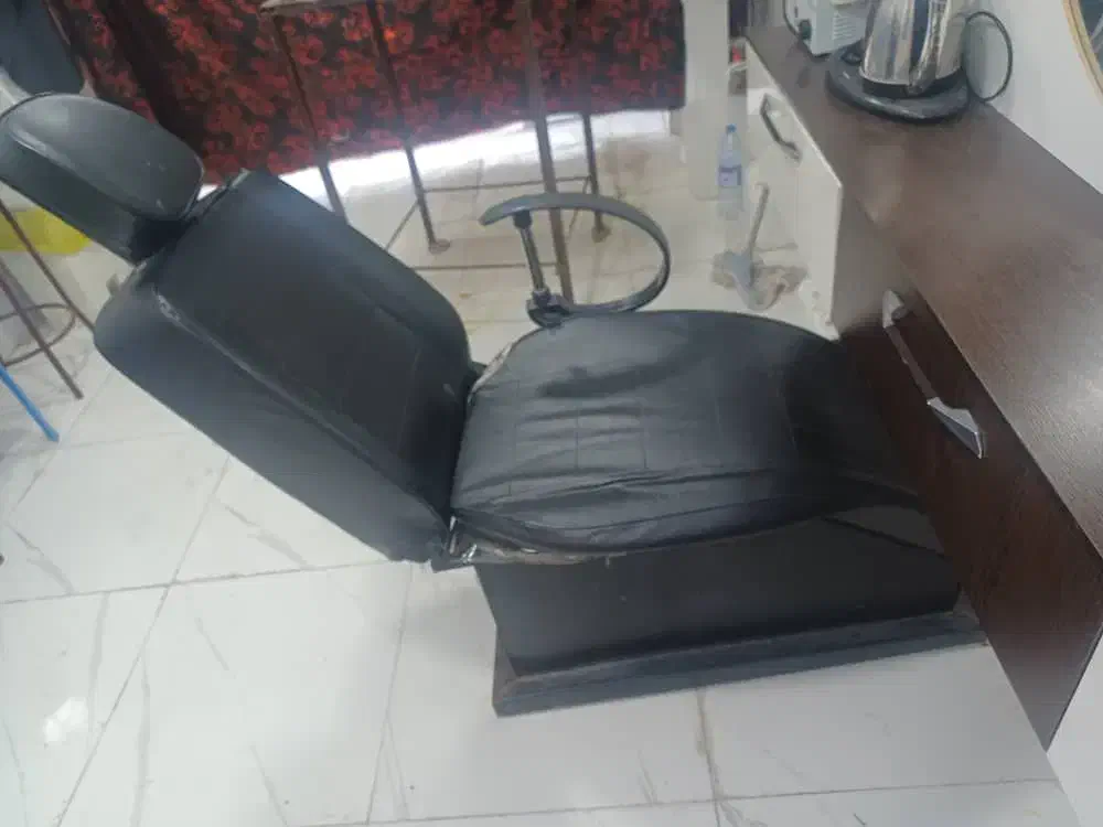 فروش دکور.صندلی اصلاح.صندلی همراه.کولربازیر|آرایشگاه و سالن‌های زیبایی|ایذه, |دیوار