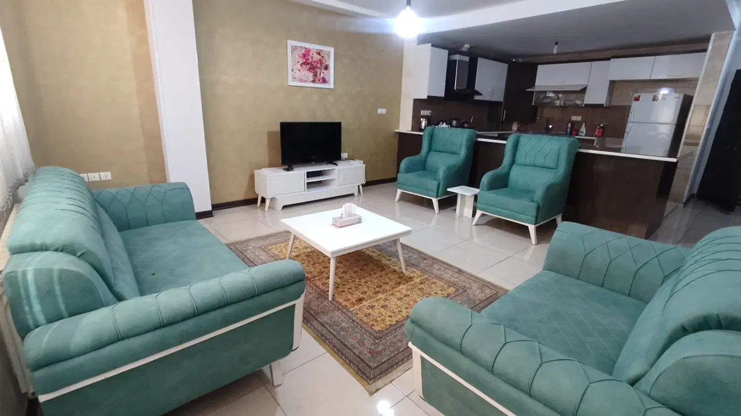 آپارتمان مبله هتلی. بسیار تمیز|اجارهٔ کوتاهمدت آپارتمان و سوئیت|شیراز, شهرک بهشتی|دیوار