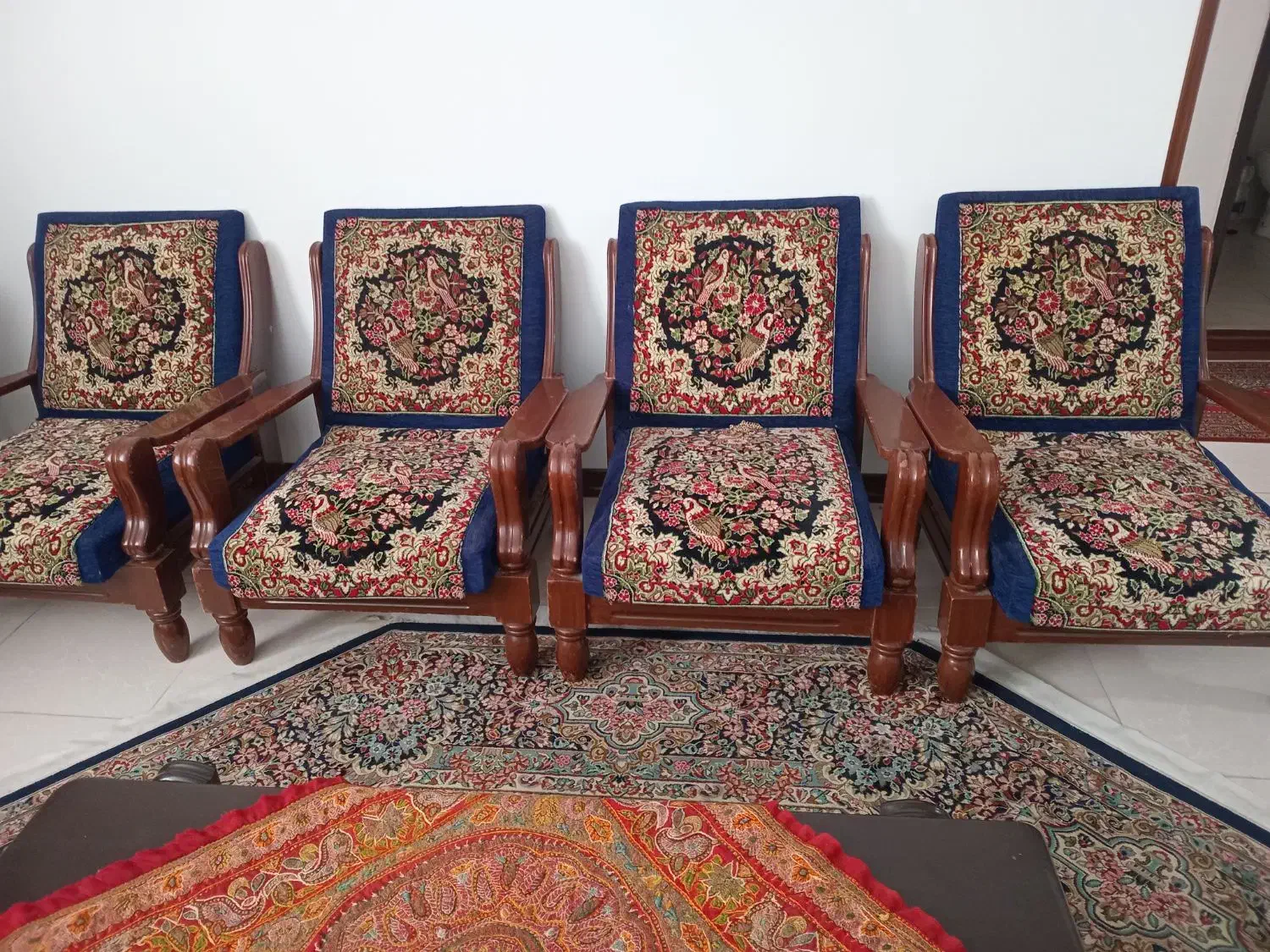 یکدست مبل قالی ماشینی و گاز شومینه ایی|مبلمان خانگی و میز عسلی|هشتگرد, فاز ۷ مهستان|دیوار
