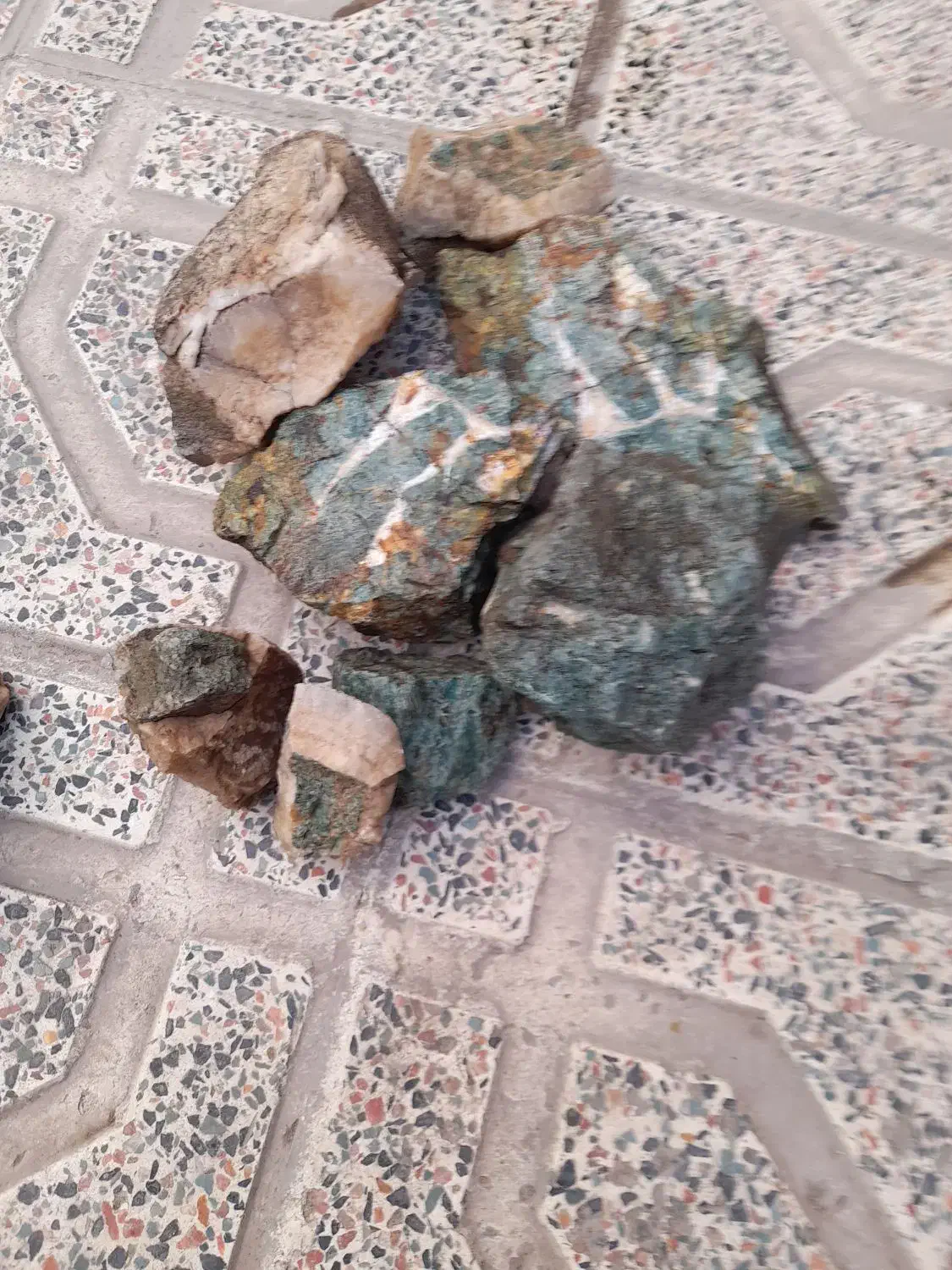 سنگ شجر|کلکسیون اشیاء عتیقه|زنجان, |دیوار