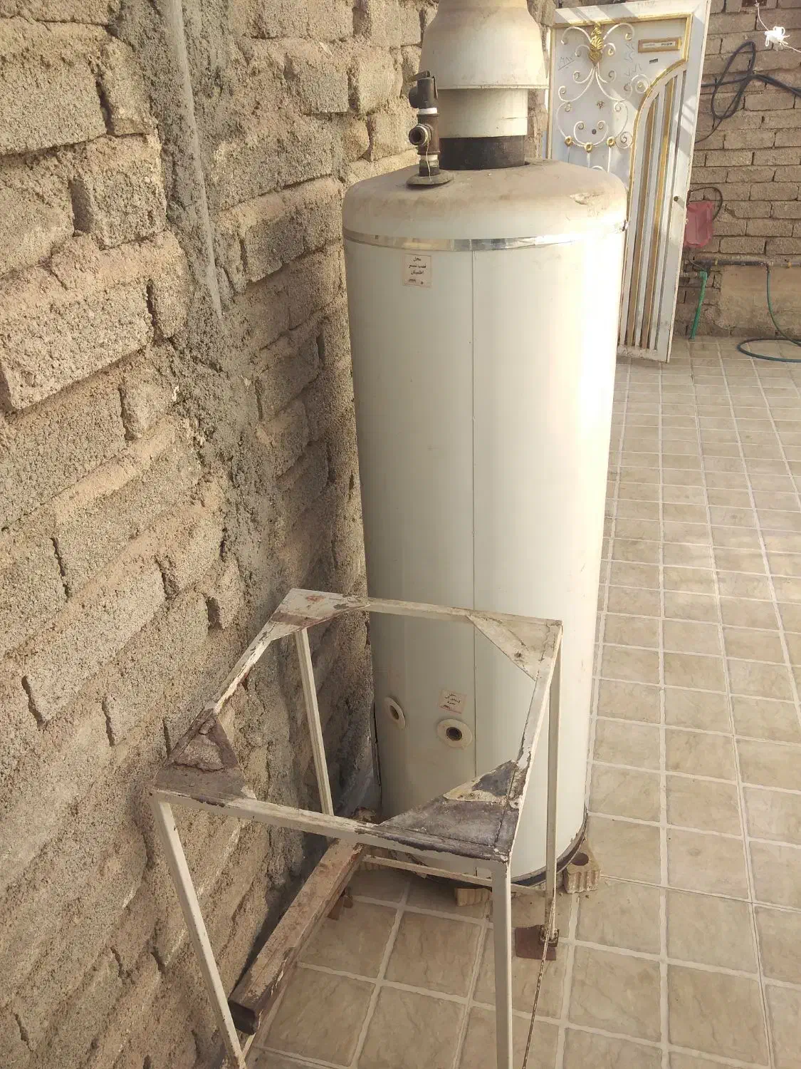 آبگرمکن مخزن دار بزرگ وچهار پایه مدل اطمینان|آبگرمکن، پکیج، شوفاژ|داراب, |دیوار