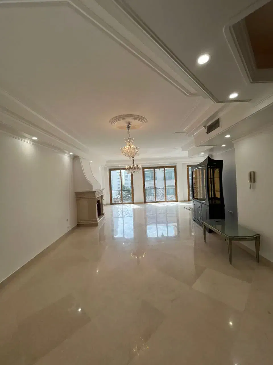 ۱۹۰ متر  ۳ خواب  تک واحدی  غرق در نور