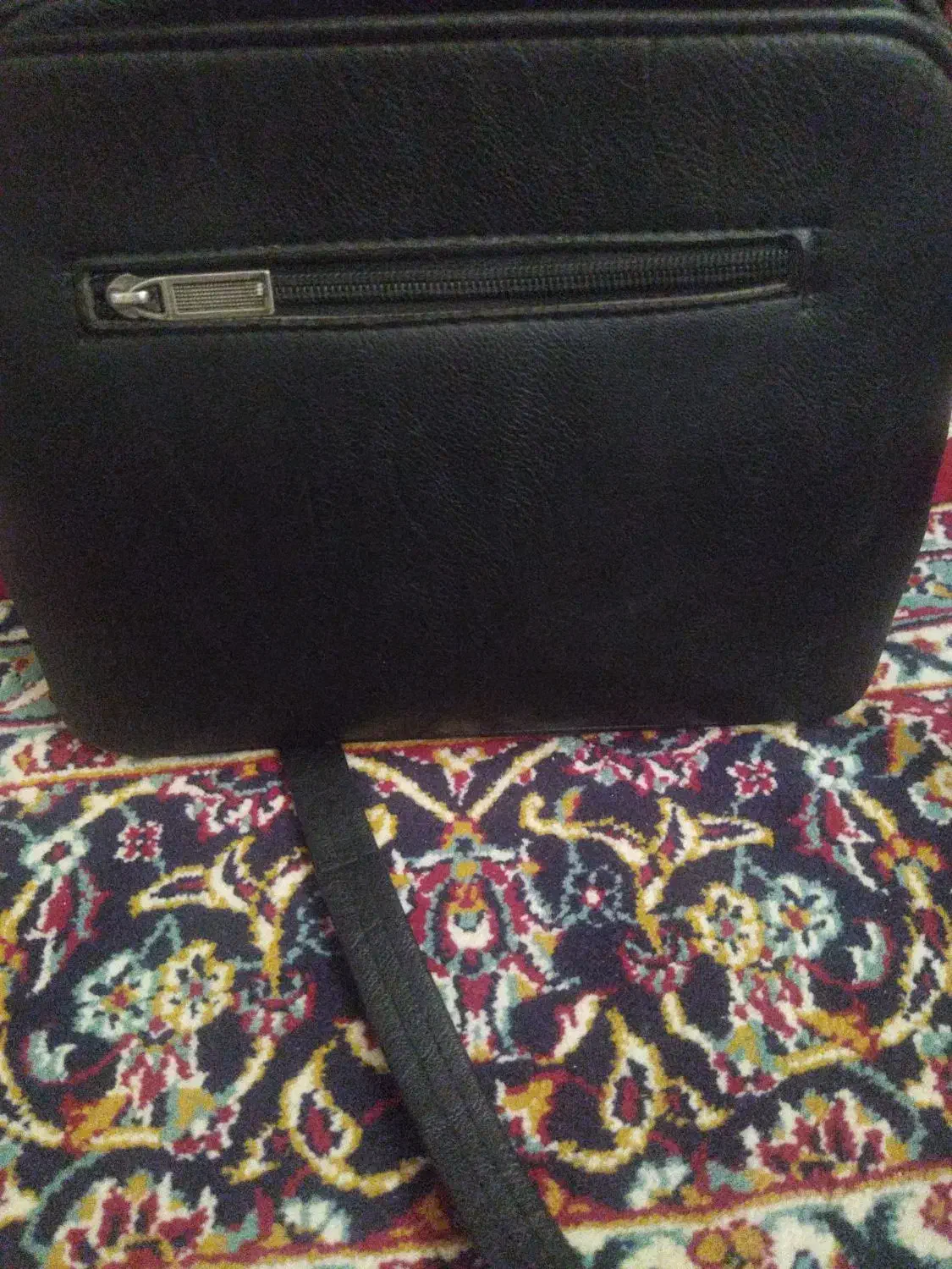 کیف گمشده|اشیا|مراغه, |دیوار