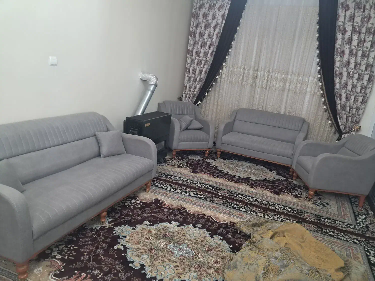 مبل ۷نفره سفارشی و با کاور مبل سفارشی نو میباشد|مبلمان خانگی و میز عسلی|تهران, وصفنارد|دیوار