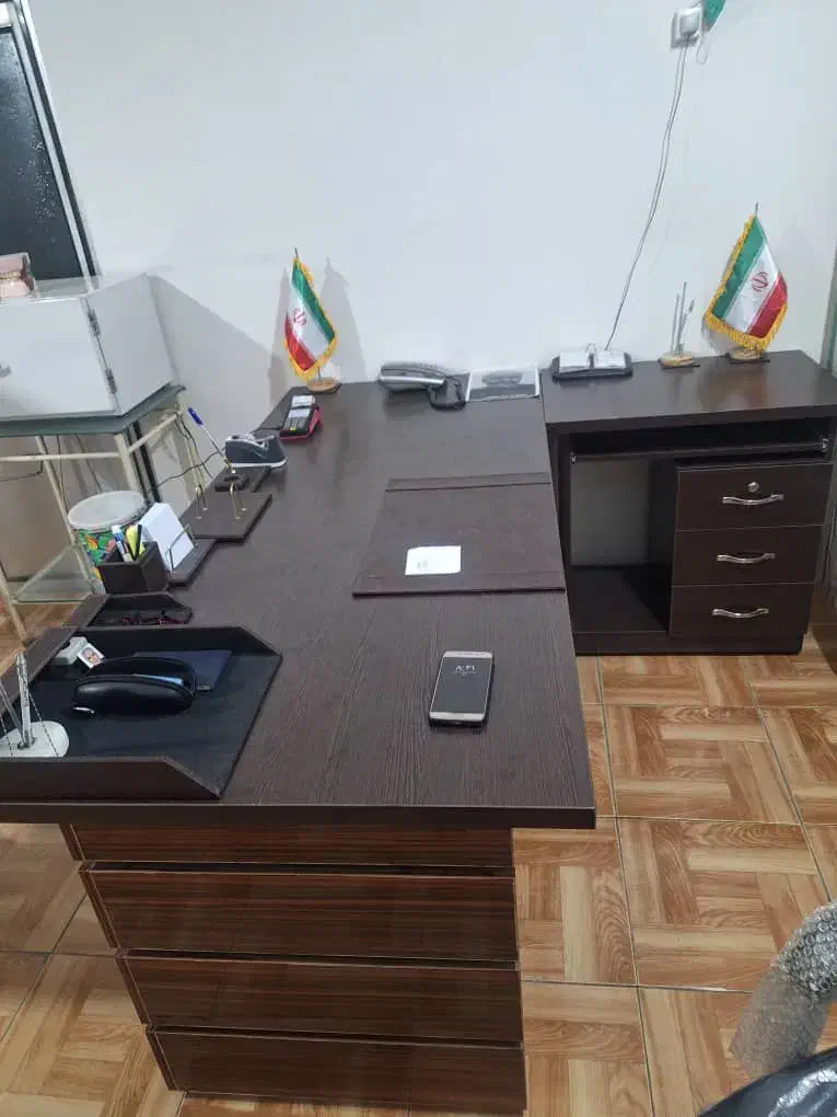میزمدیریت با۳کشو نو|مبلمان اداری|کرج, شهرک رضوانیه|دیوار