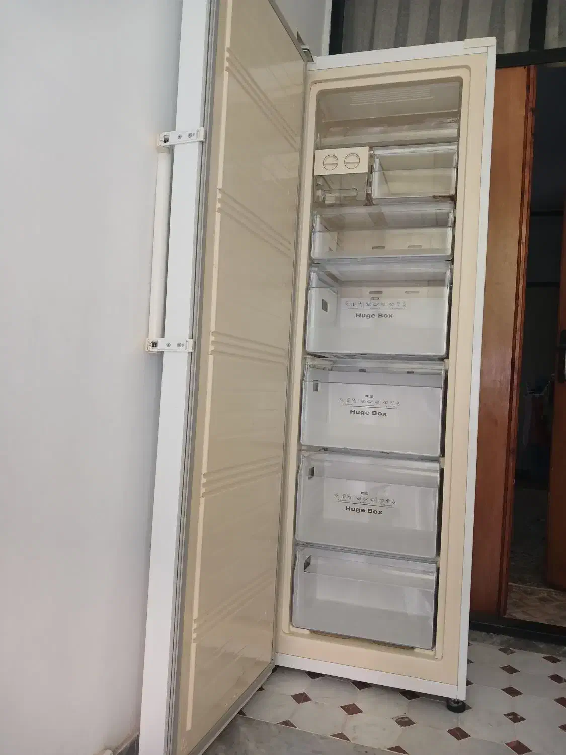 فریزر‌ ۷ کشو، های‌سنس|یخچال و فریزر|پایین هولار, |دیوار