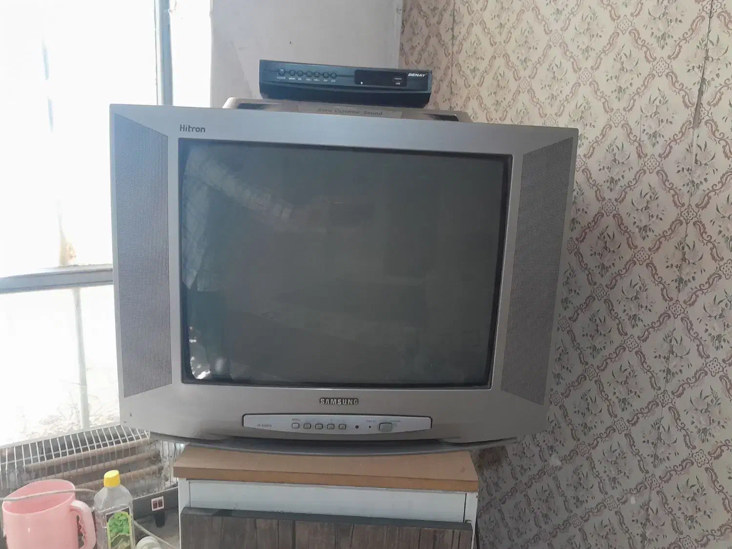 میز.صندلی.تلویزیون.دیجیتال|حراج|نهاوند, |دیوار