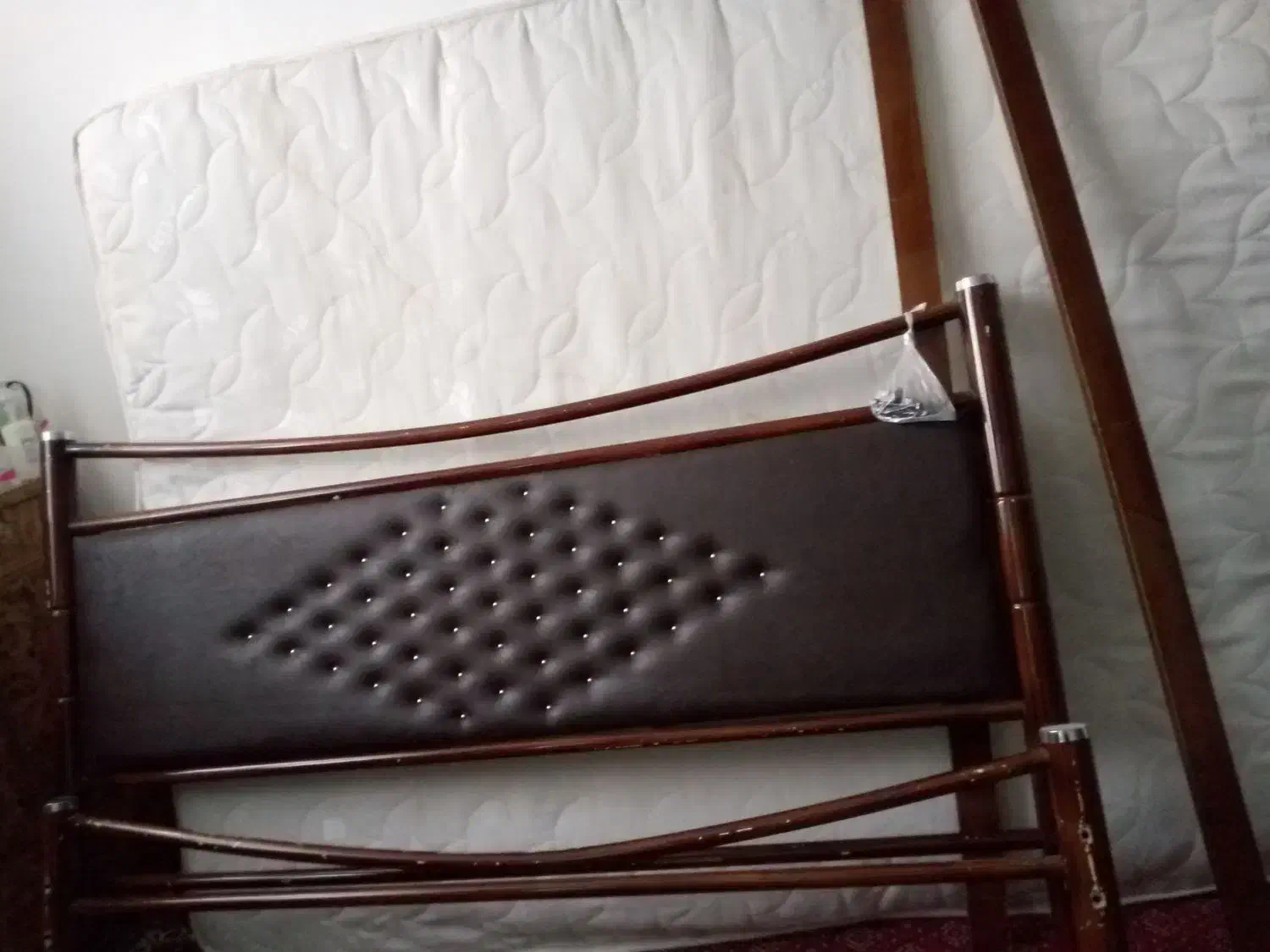 تخت دو نفره فلزی|تخت و سرویس خواب|مرند, |دیوار