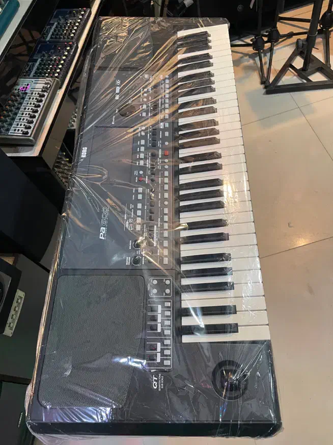 P600درحد نو باکارتن.|پیانو، کیبورد، آکاردئون|مشهد, امام خمینی|دیوار