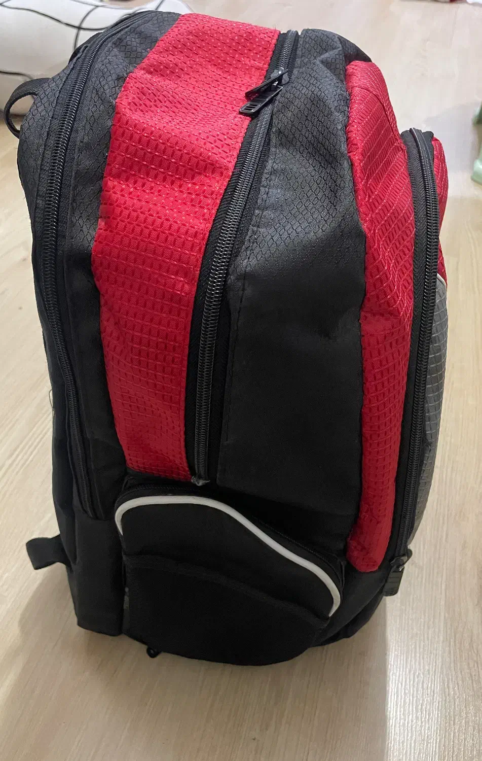 کوله|کیف، کفش، کمربند|ری, علایین|دیوار