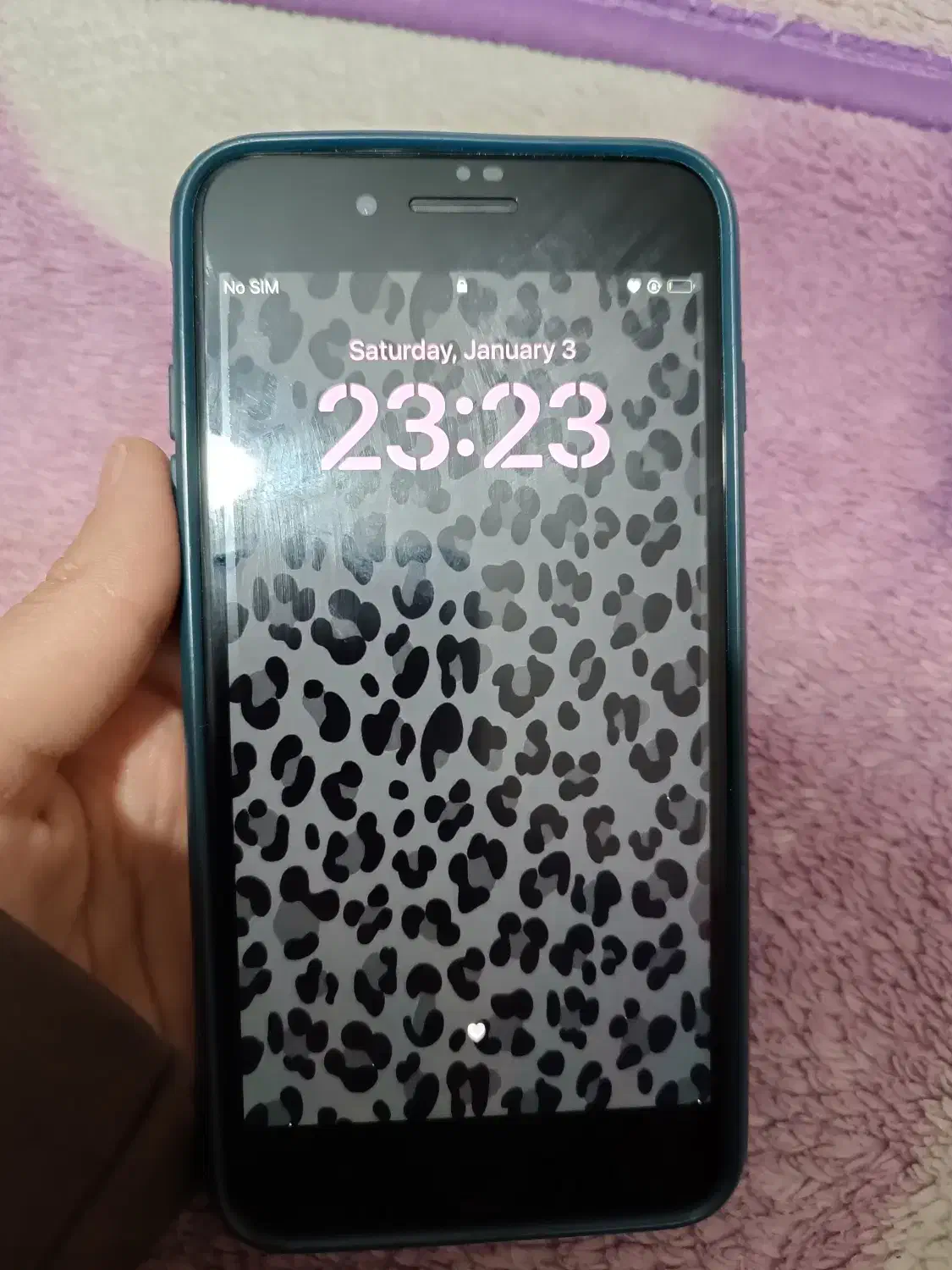 آیفون 8plus|موبایل|رباط‌کریم, رباط‌کریم|دیوار