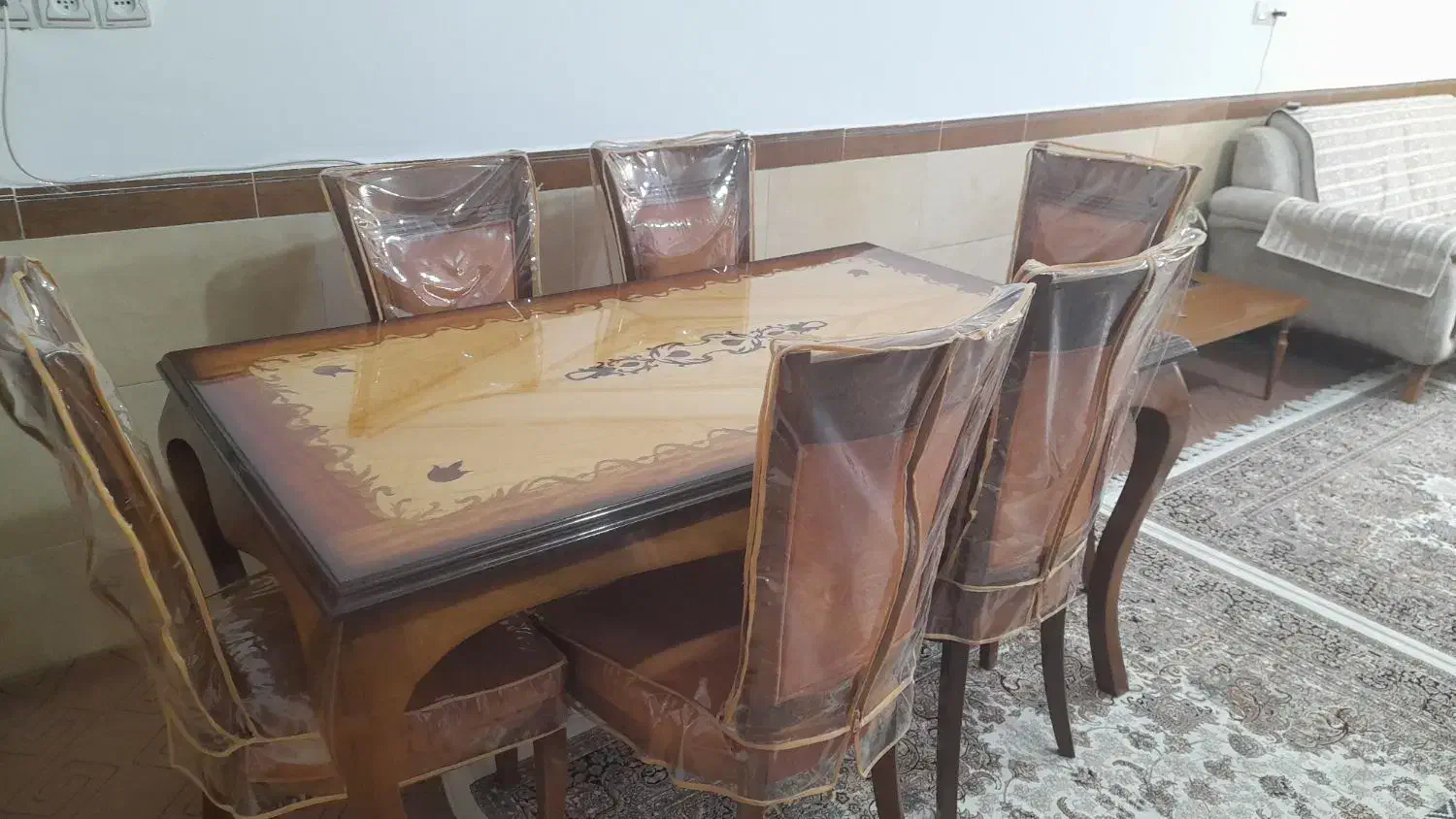 میزغذاخوری ۶نفره|میز و صندلی غذاخوری|قروه, |دیوار