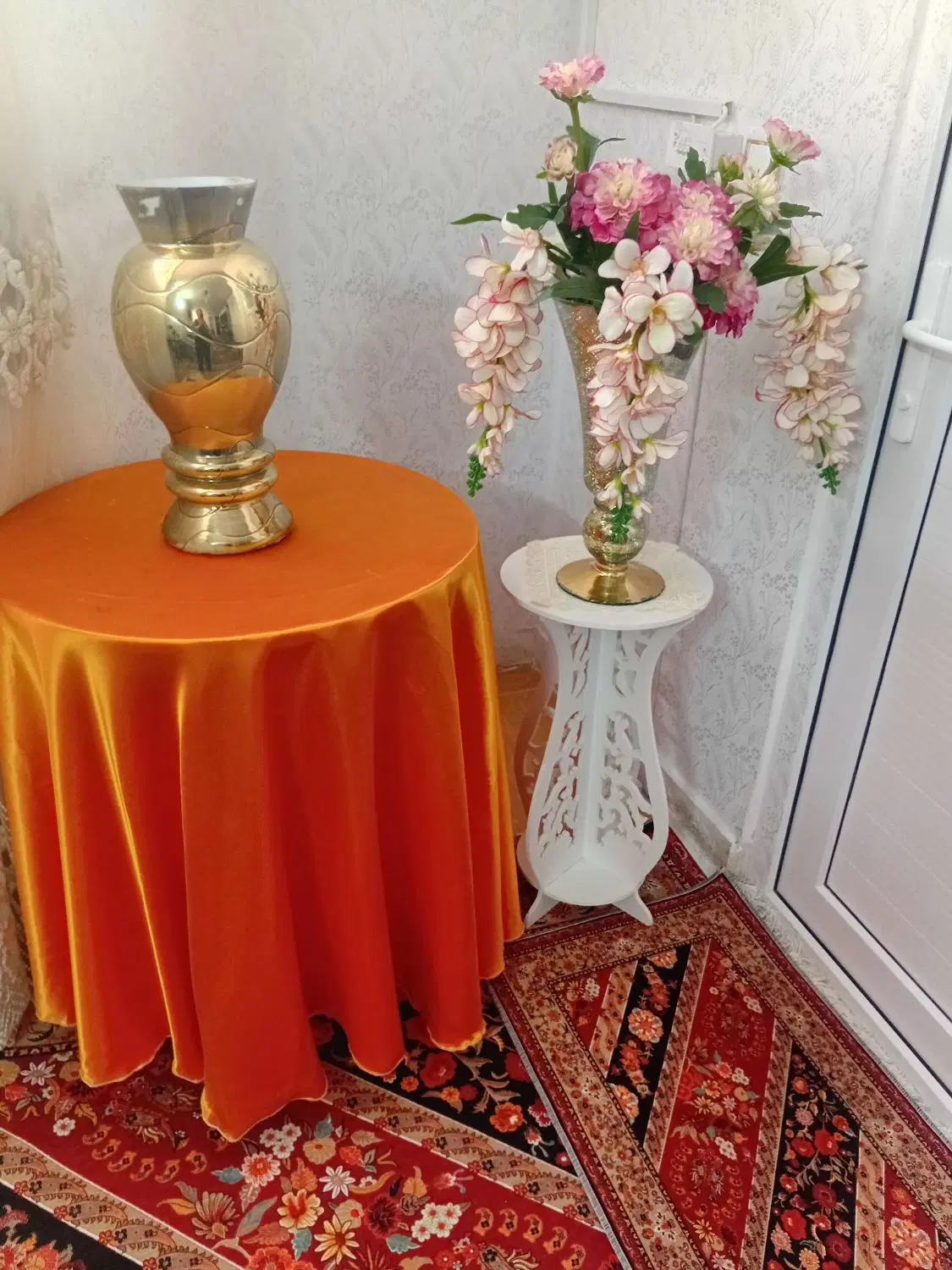 گل ومیز|مبلمان خانگی و میز عسلی|اراک, |دیوار