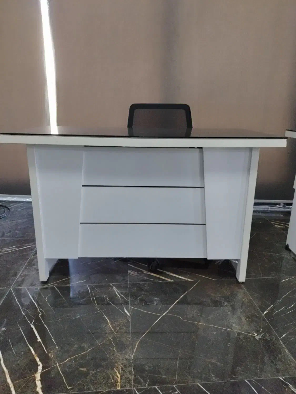 میز اداری/مدیریتی/بسیار تمیز/۹عدد|دفتر کار|کیش, |دیوار