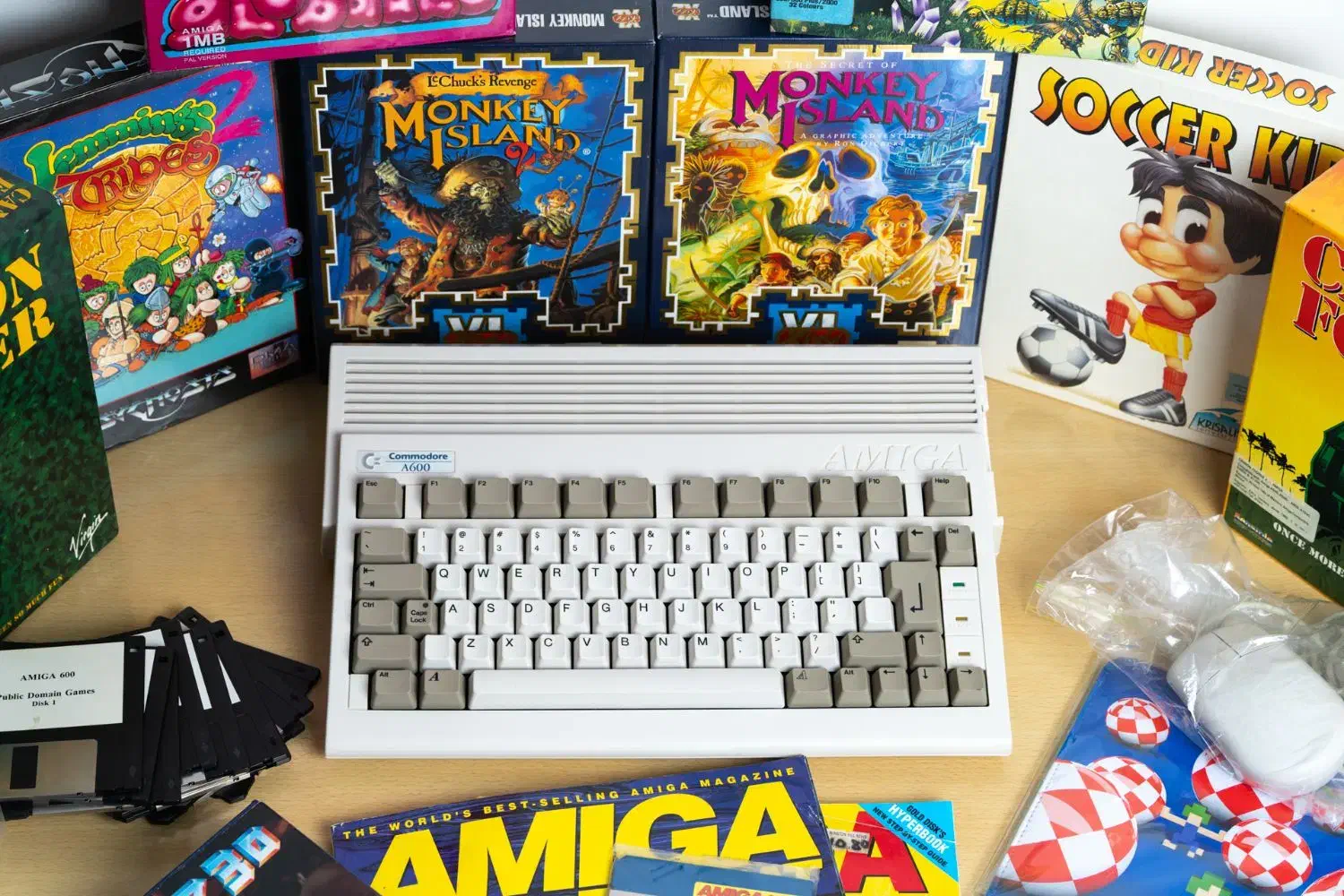کامپیوتر کلاسیک آمیگا ۶۰۰ (Commodore Amiga 600)|رایانه رومیزی|تهران, یوسفآباد|دیوار