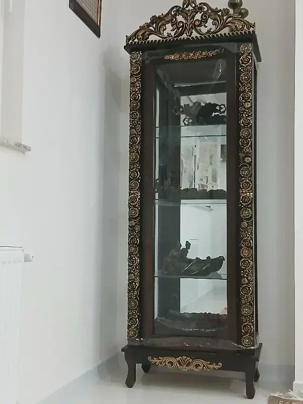 ویترین ۴طبقه کاملا تمیز و سالم|بوفه، ویترین، کنسول|رشت, پاستوریزه|دیوار