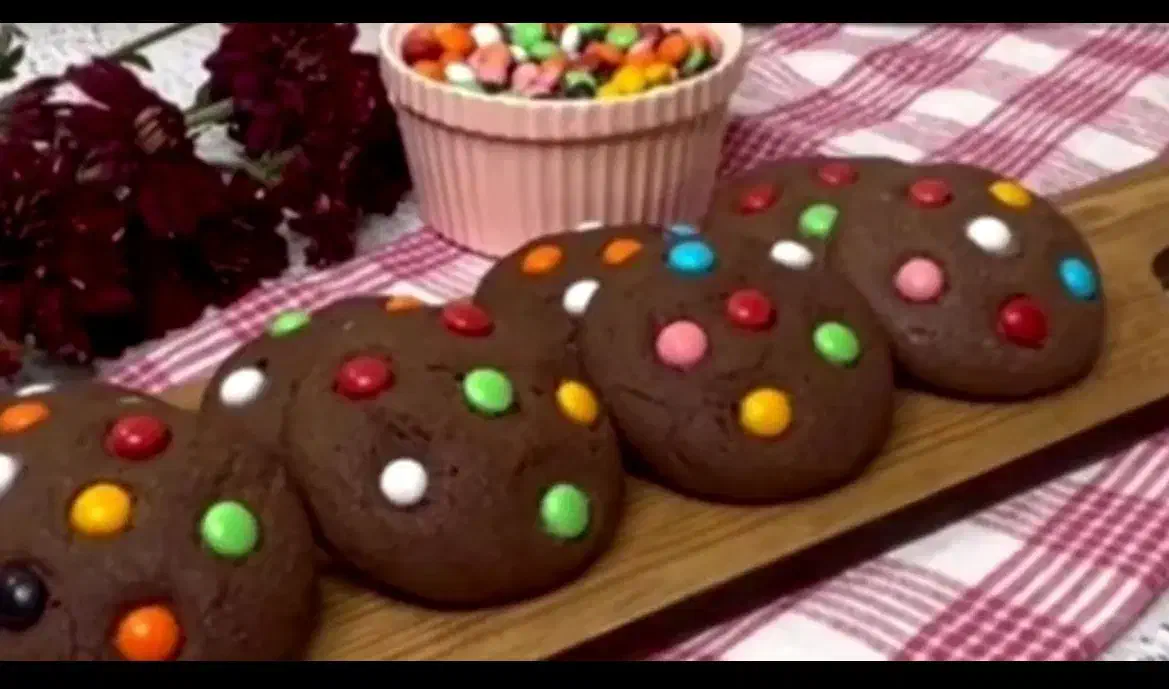 انواع کاپ کیک و کوکی و شکلات و ژله با طرح دلخواه|خدمات پذیرایی، مراسم|یزد, |دیوار