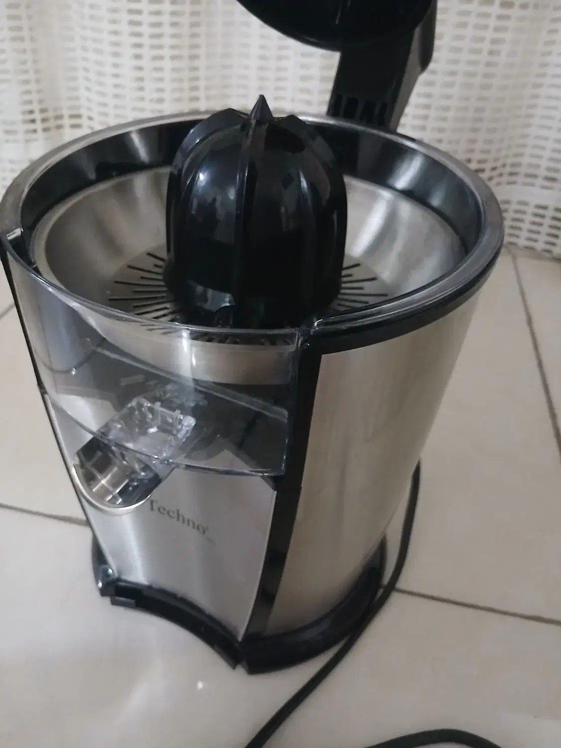 مرکبات گیر نو|آبمیوه‌گیر و آب‌مرکبات‌گیر|بهارستان, |دیوار