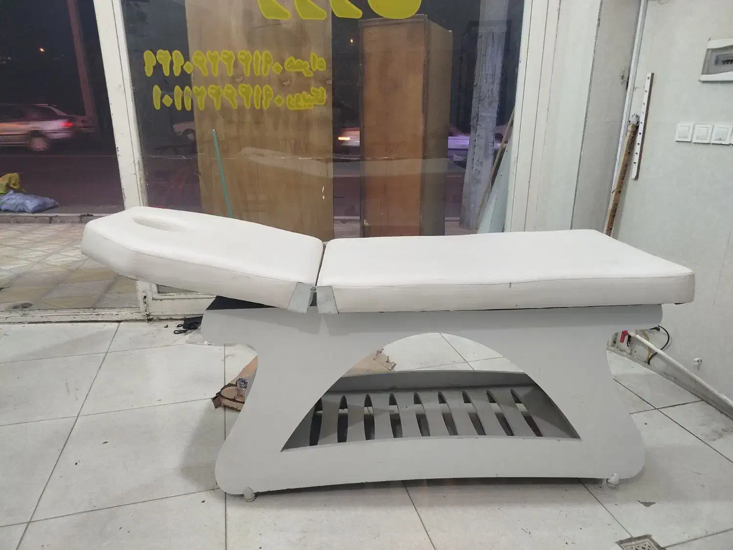 میز ماساژ|آرایشگاه و سالن‌های زیبایی|اهر, |دیوار