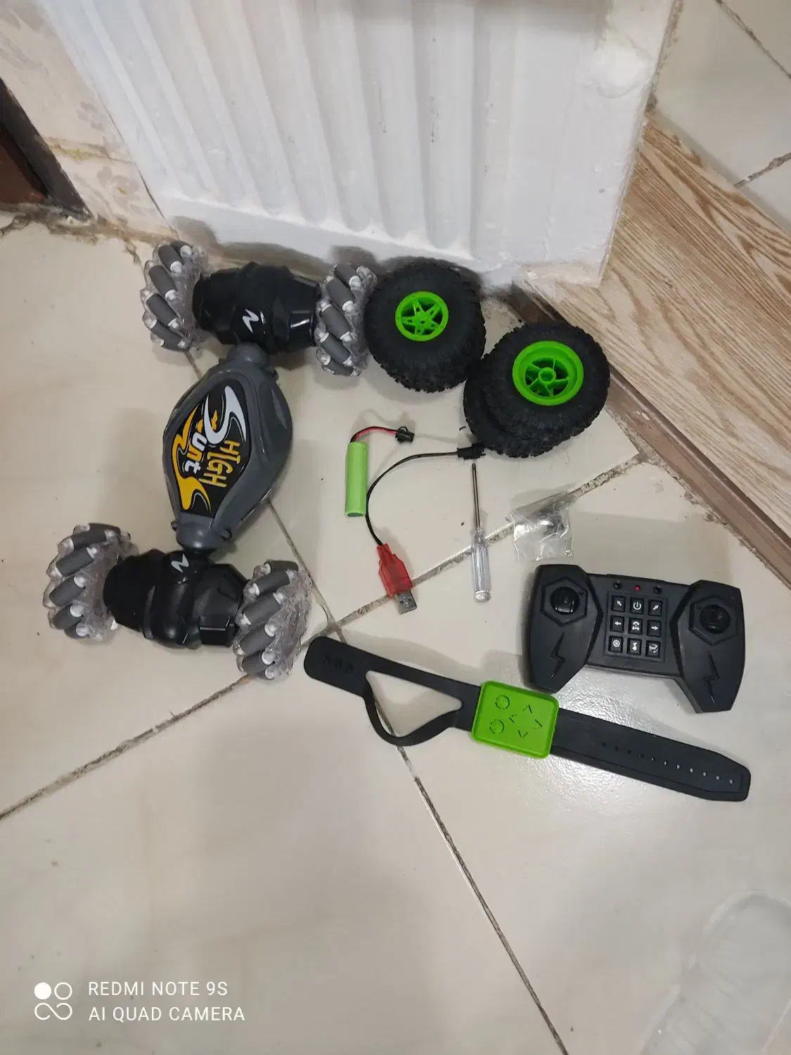 ماشین کنترلی بدلکاری|اسباب‌بازی بچه|مشهد, یاس|دیوار