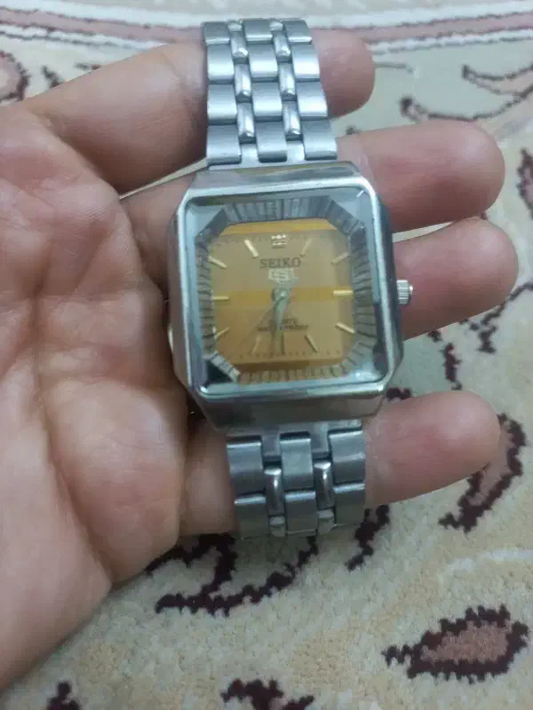 ساعت سکو|ساعت|قم, نوبهار|دیوار