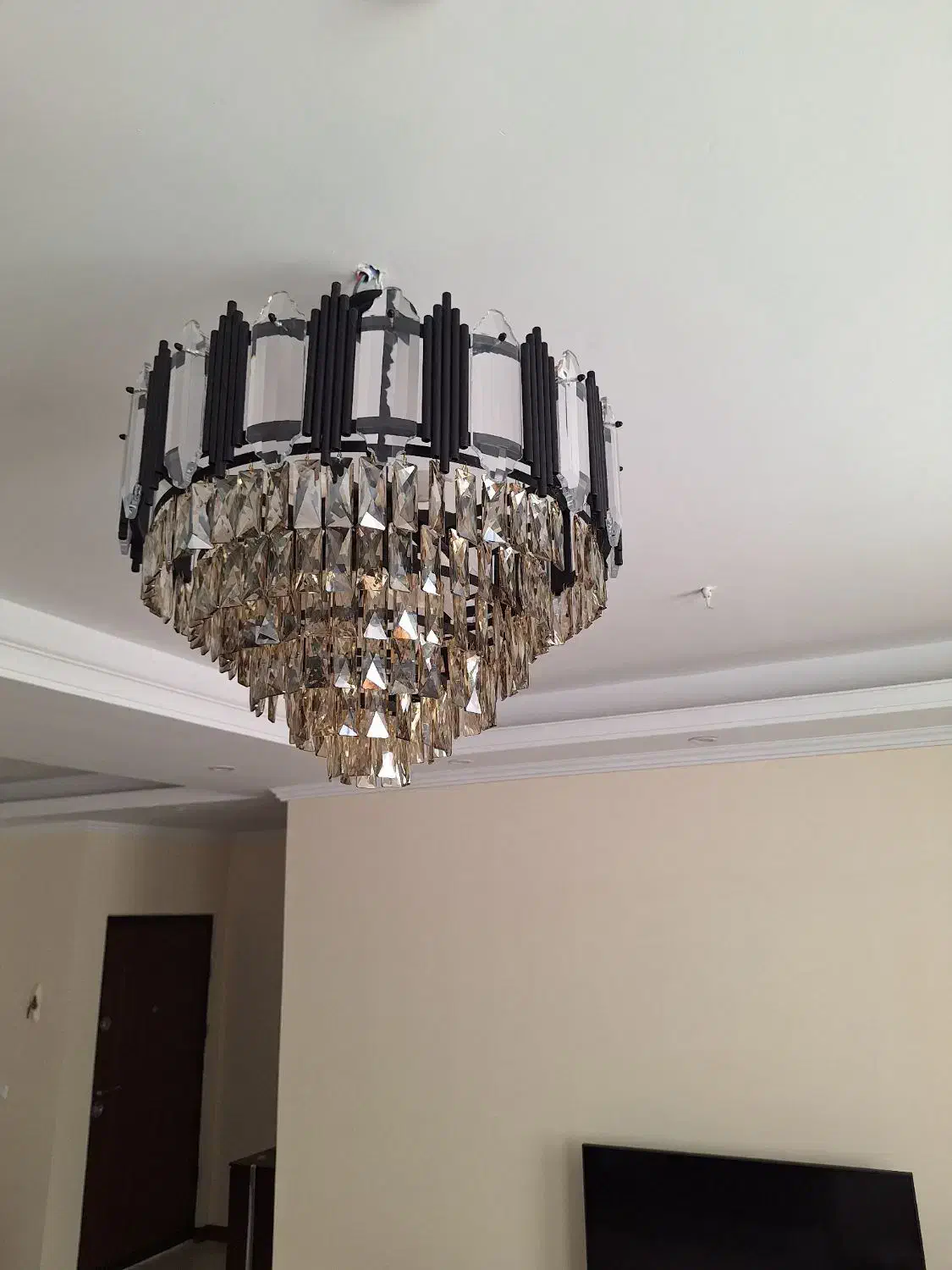 ۲عدد لوستر مدرن پذیرایی و اتاق کریستال خارجی|لوستر و چراغ آویز|تهران, تسلیحات|دیوار