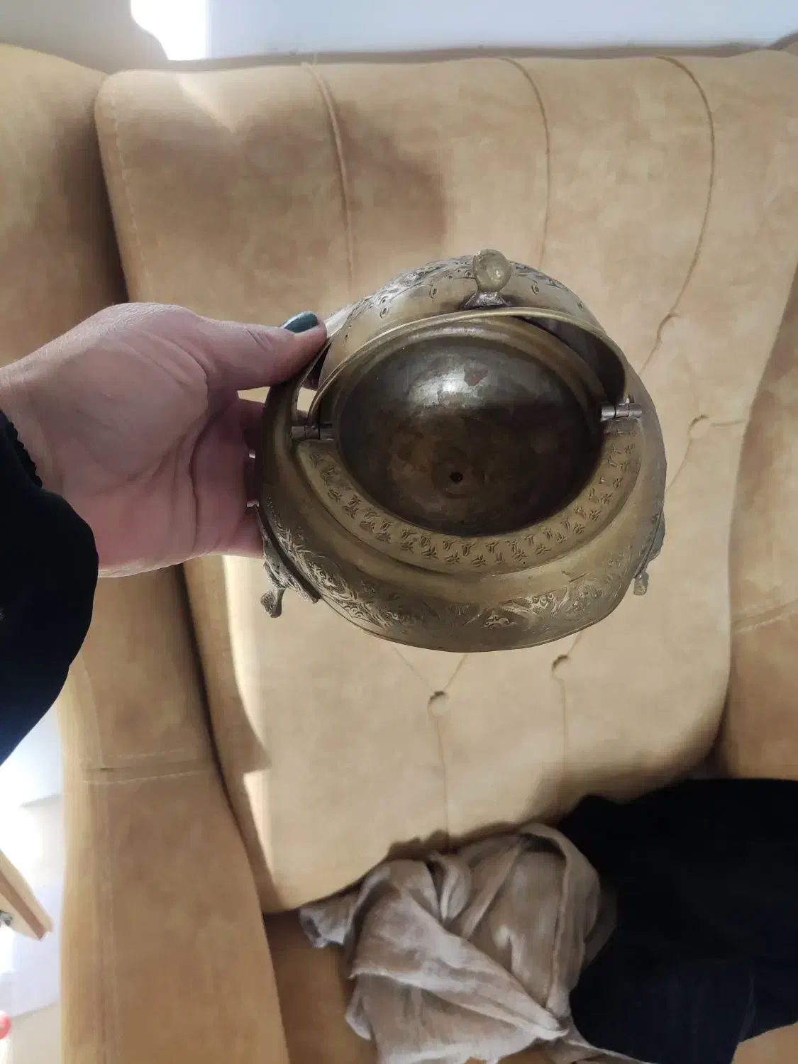 قندان برنج قدیمی|کلکسیون اشیاء عتیقه|مشهد, توس فردوسی|دیوار