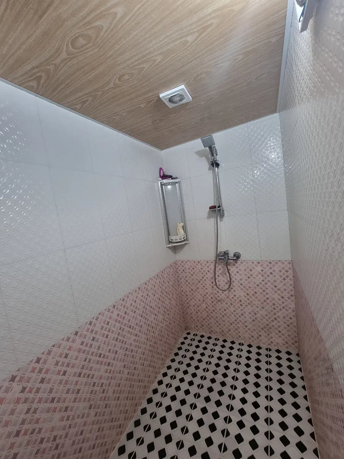 منزل مبله سه خواب|اجارهٔ کوتاه‌مدت ویلا و باغ|شیراز, شهرک فرزانگان|دیوار