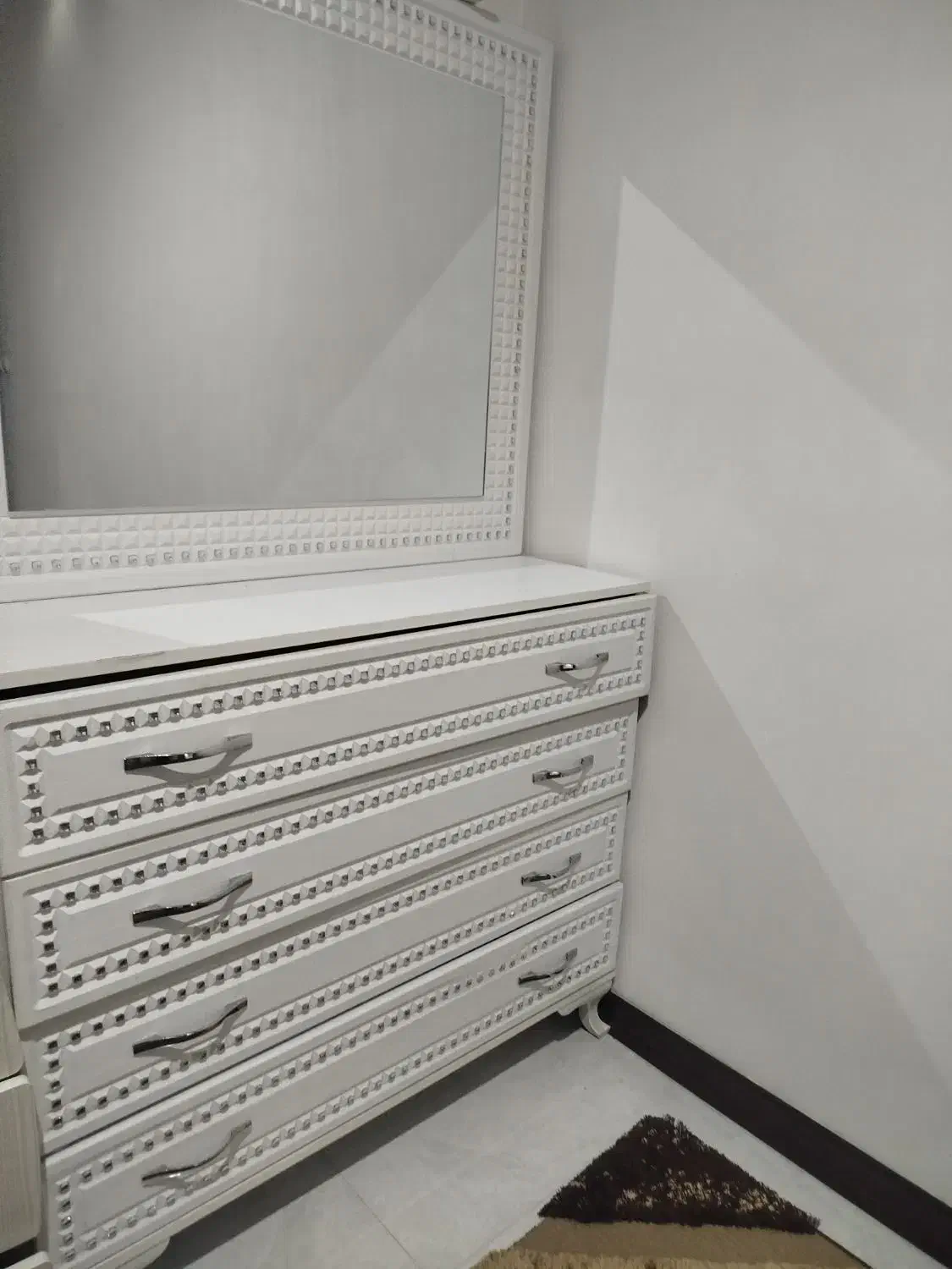 تعدادی وسایل خانه به دلیل مهاجرت|مبلمان خانگی و میز عسلی|شهریار, شهرک وائین|دیوار