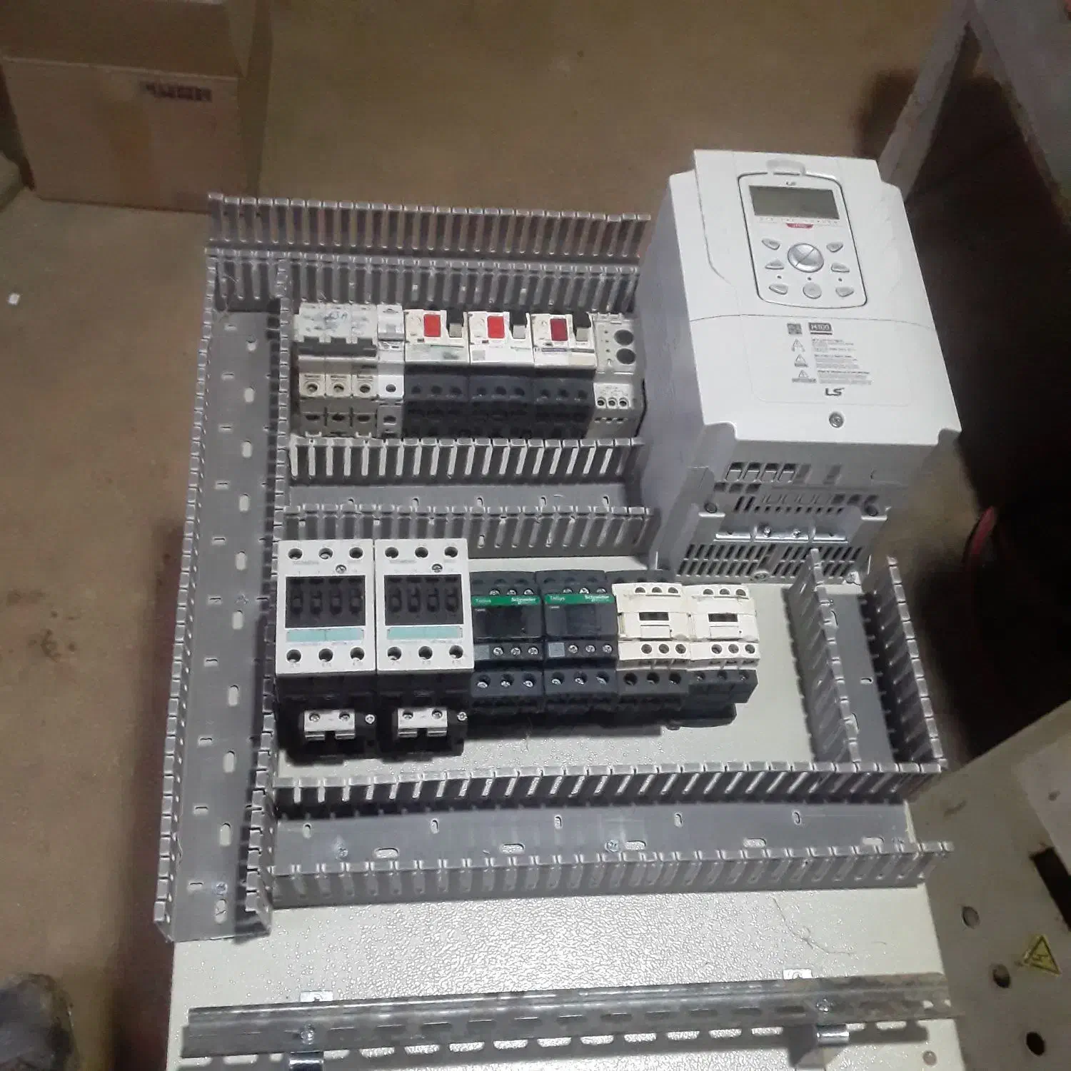 برقکار سیم کش صنعتی وساختمان رفع اتصال|خدمات پیشه و مهارت|زنجان, |دیوار