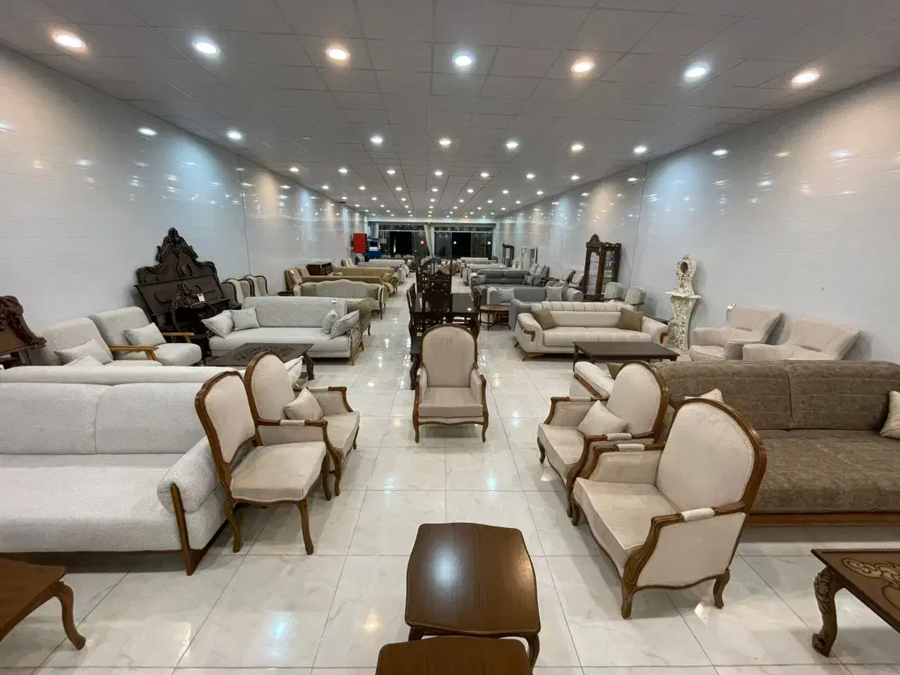 مبل قالی و مبل راحتی کارمانیا نقد و اقساط|مبلمان خانگی و میز عسلی|سیرجان, |دیوار