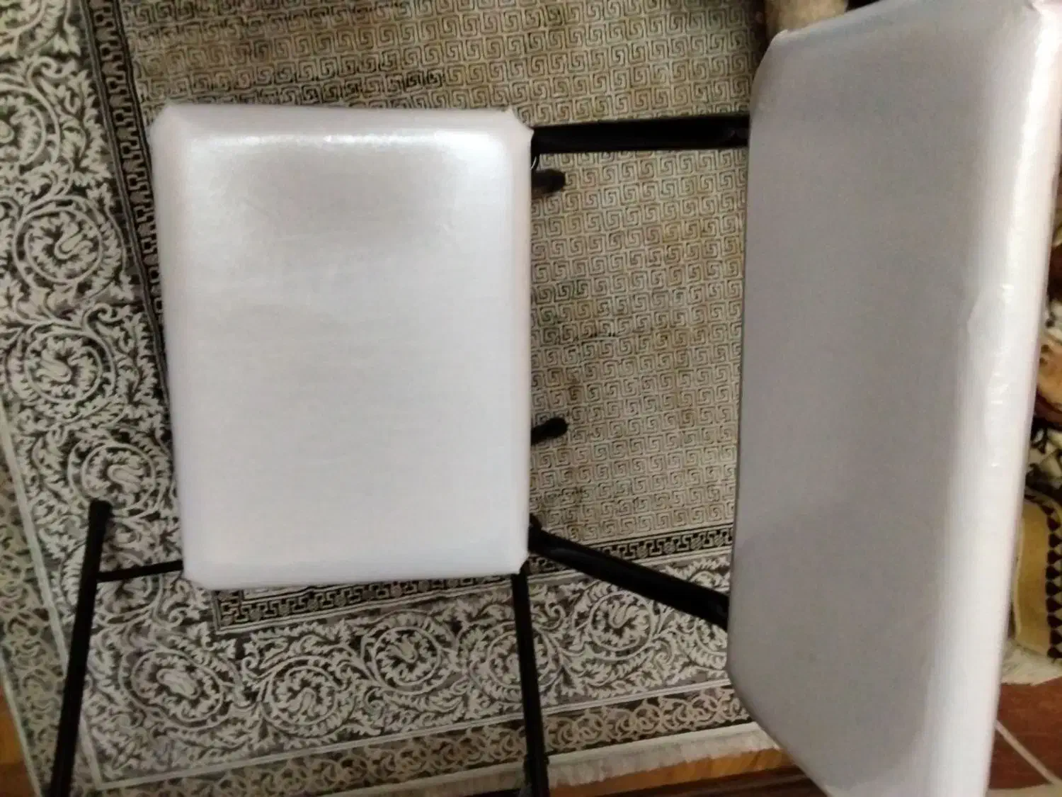 میز و صندلی تاشو نو|صندلی و نیمکت|اندیشه, اندیشه فاز ۱|دیوار