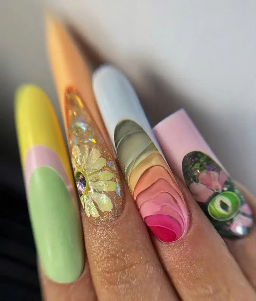 کاشت ناخن تخصصی|خدمات آرایشگری و زیبایی|شوشتر, |دیوار