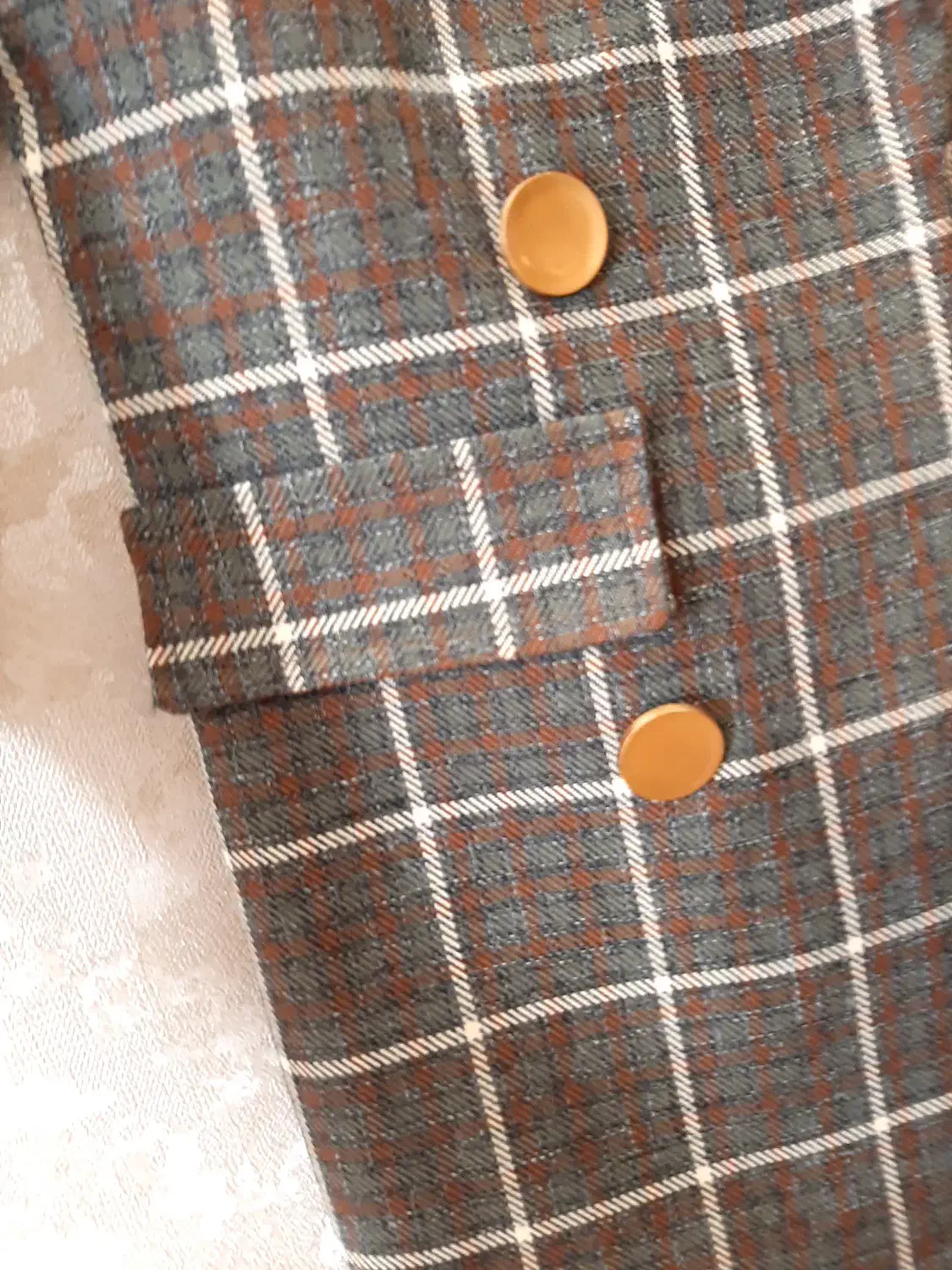 کت شلوار پاییزی|لباس|رشت, بوسار|دیوار