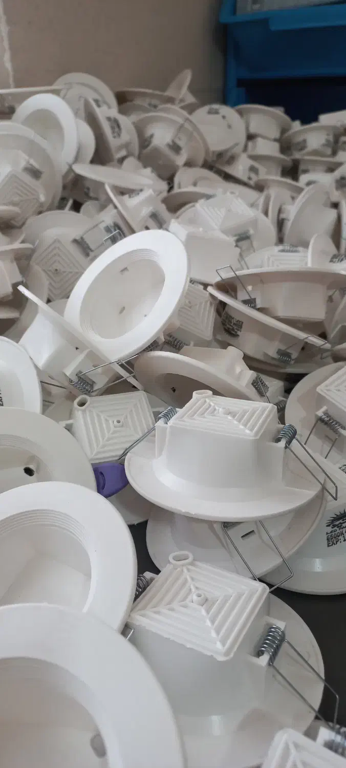 نیروی کار خانم ساعتی|استخدام صنعتی، فنی، مهندسی|رشت, دباغیان|دیوار